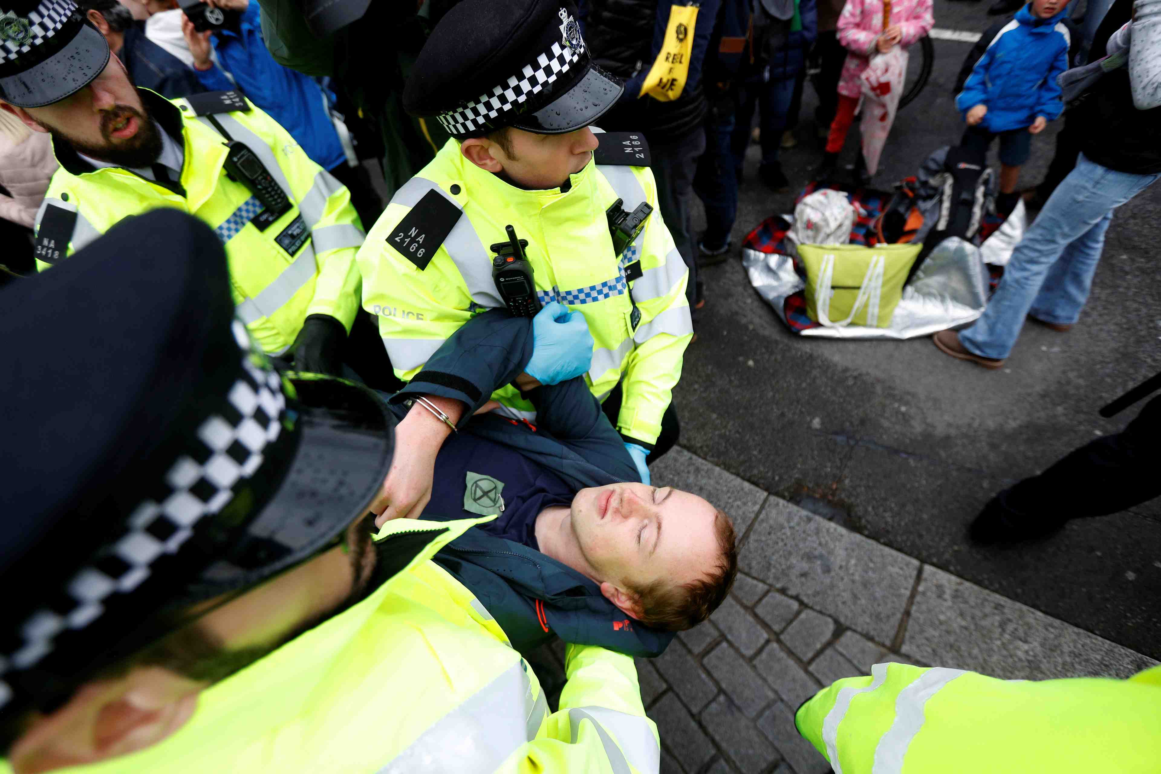 Extinction rebellion repart en campagne, arrestations a londres