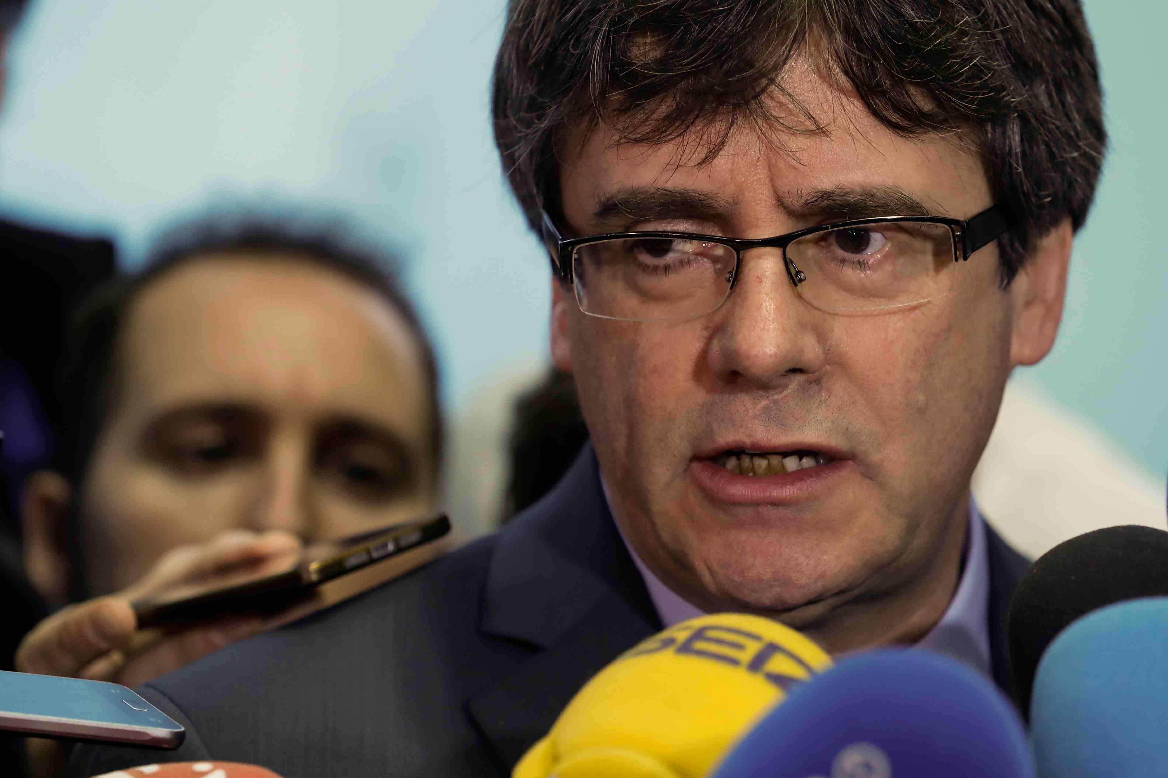 Madrid veut empecher la reelection de puigdemont en catalogne