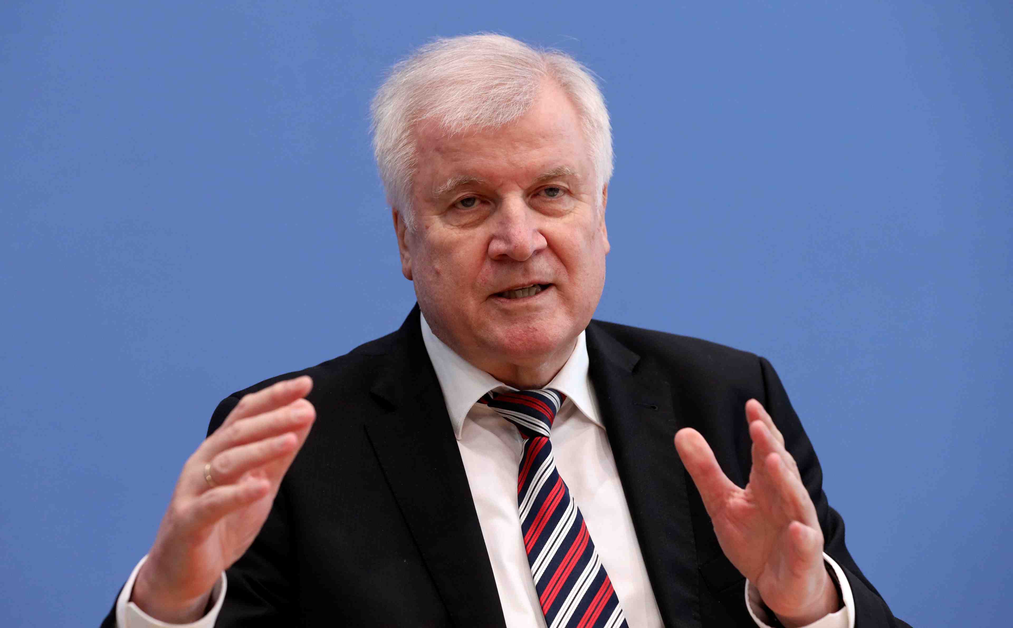 L'allemagne interdit deux editeurs lies selon elle au pkk