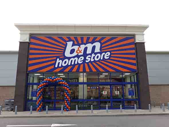 L'enseigne britannique B&M commence son déploiement de points de vente retail en France.