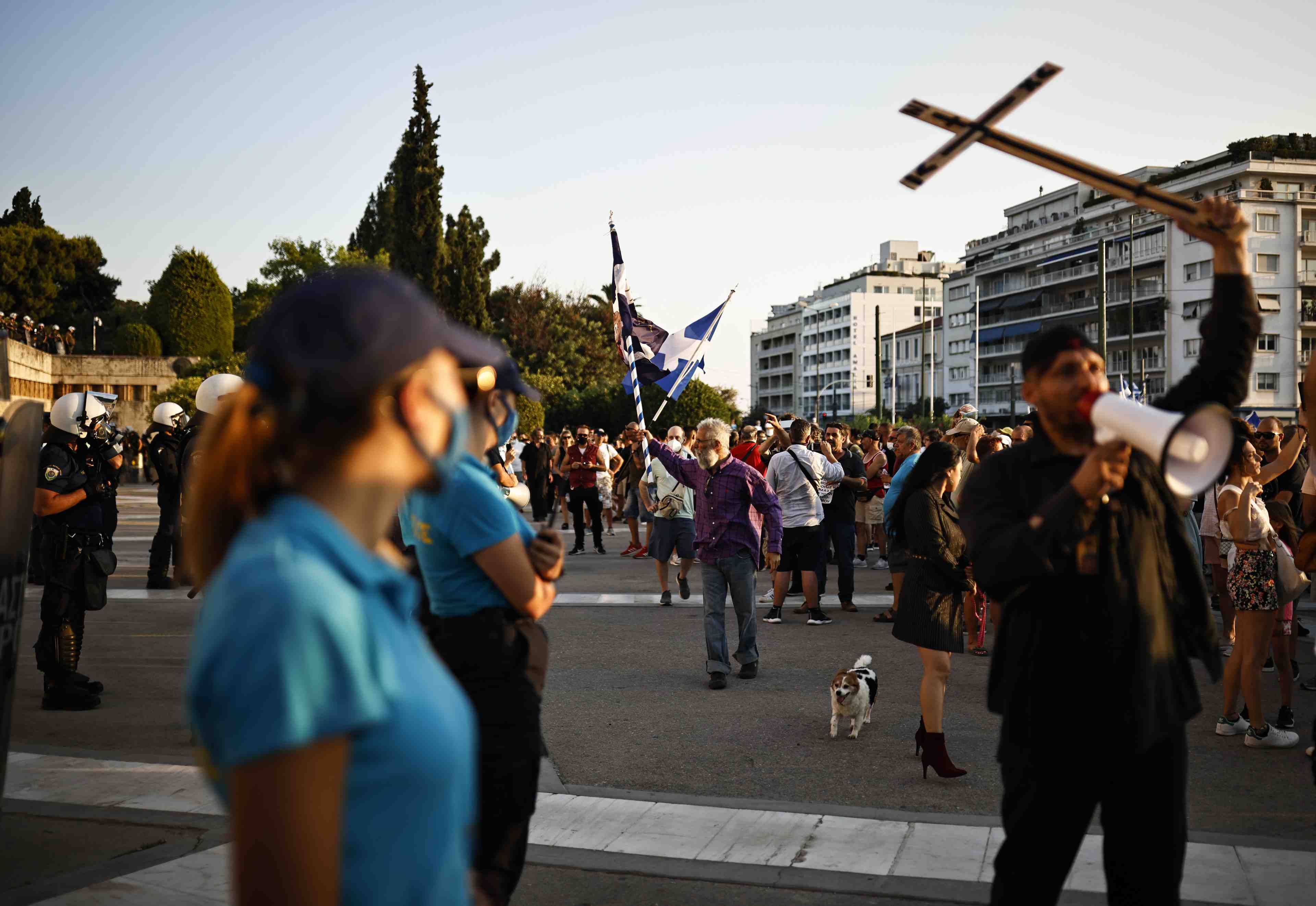 Grece: des milliers de manifestants protestent contre la vaccination anti-covid