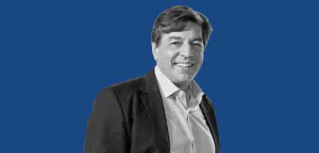 Pour François Tron, « la pression est forte sur les groupes européens confrontés à des sociétés possédant des moyens d'investissement considérables et profitant d'obligations asymétriques, même si elles doivent dorénavant contribuer à l'économie culturelle comme à la fiscalité nationale.»