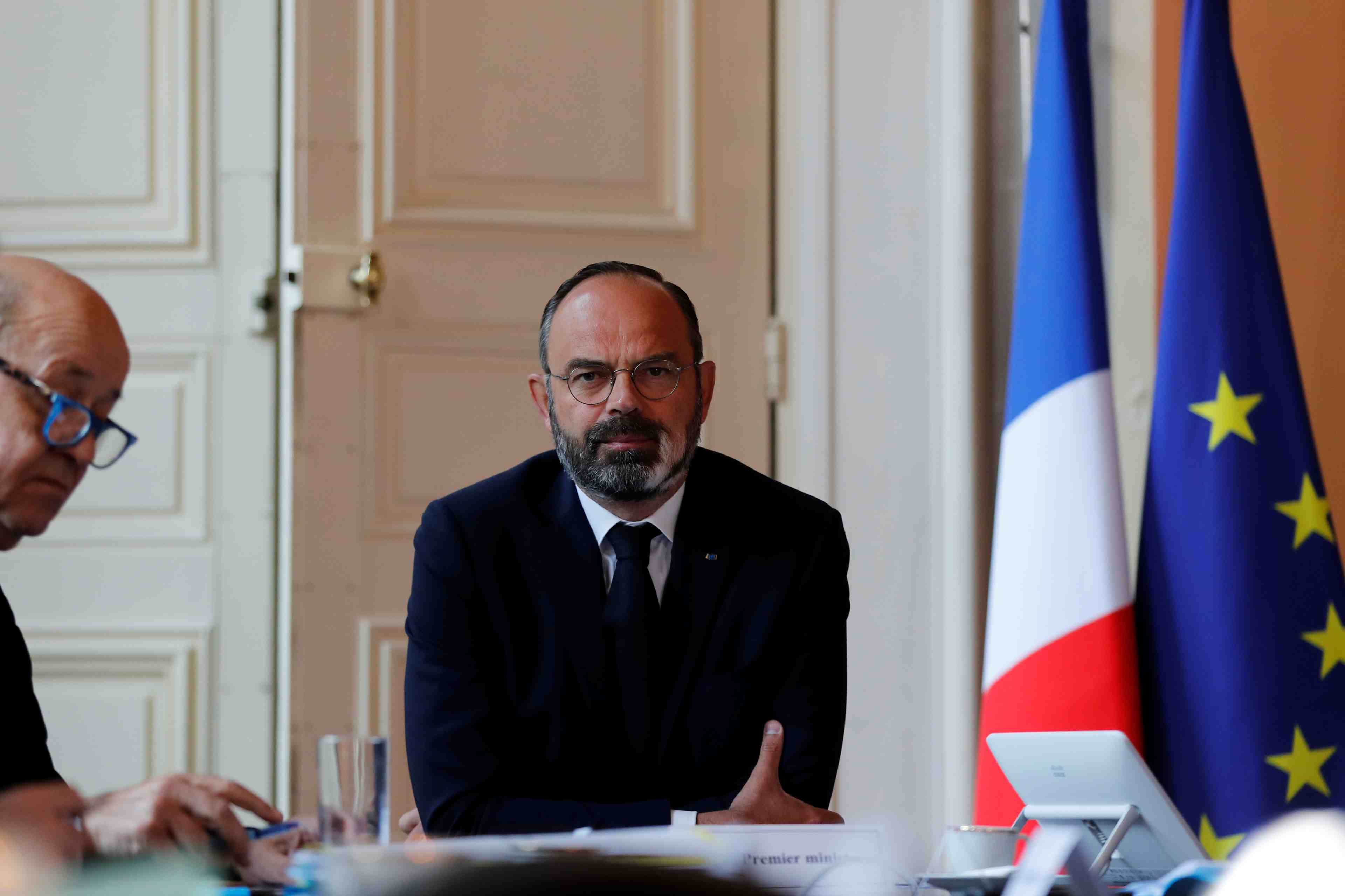 Les francais devraient pouvoir partir en vacances en france en juillet-aout, annonce philippe