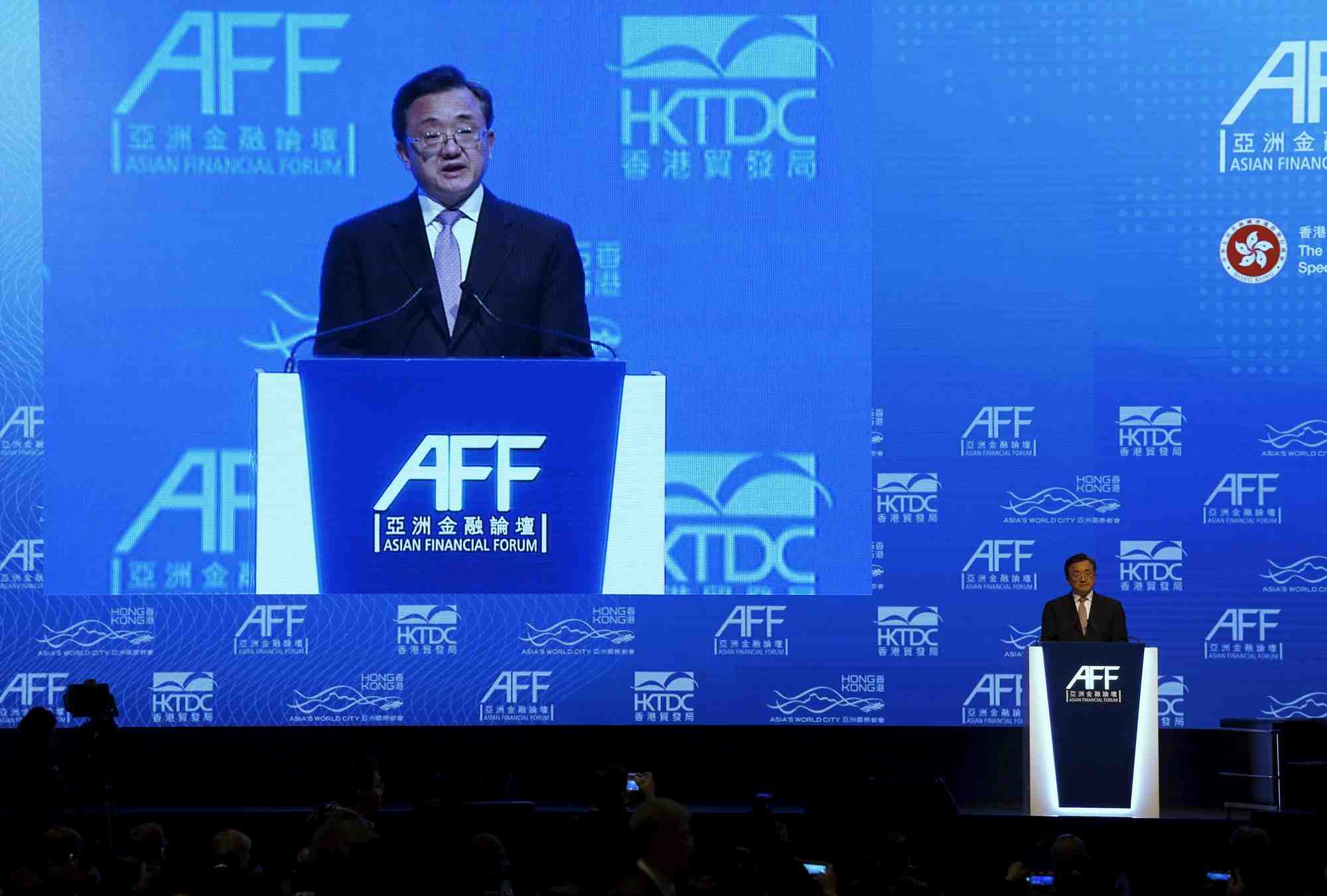 Liu zhenmin lors du forum financier asiatique a hong kong