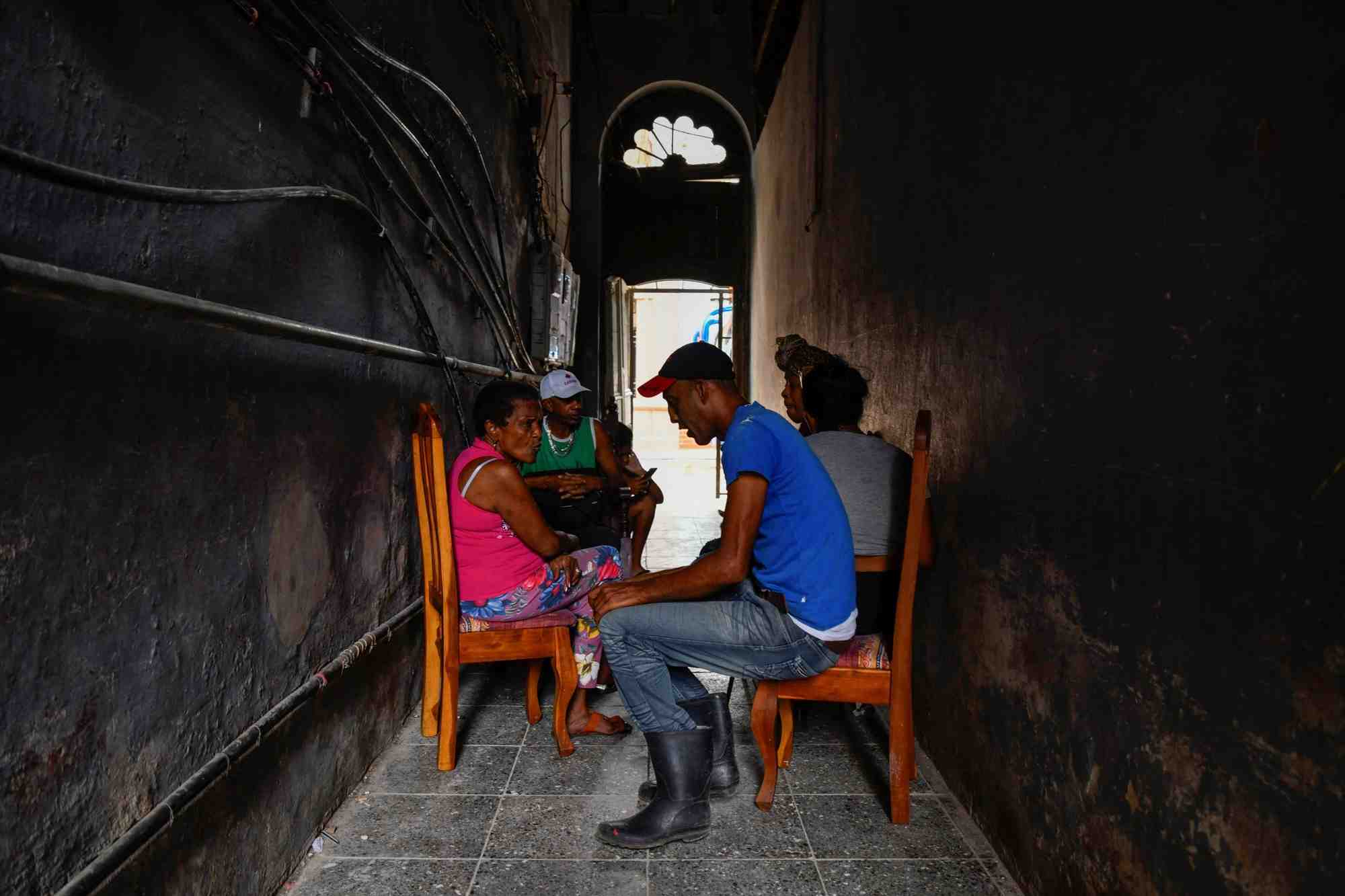 Panne d'electricite geante a cuba