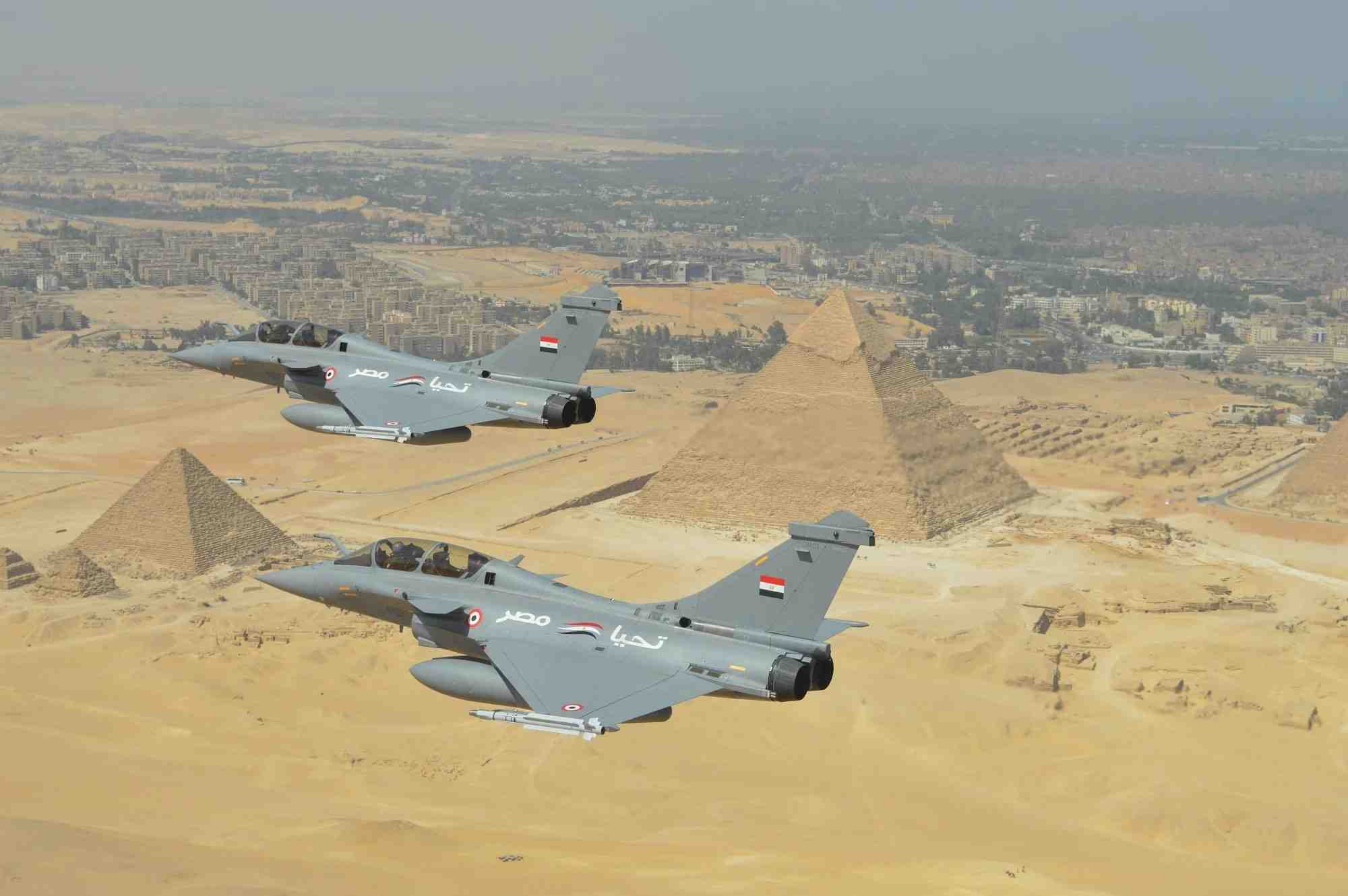 L'armée de l'air égyptienne est la seconde au monde, après l'armée de l'air française, à avoir commandé autant de Rafale (soit 55 au total, dont un a été perdu à la suite d'un crash : 24 en 2015, 31 en 2021)