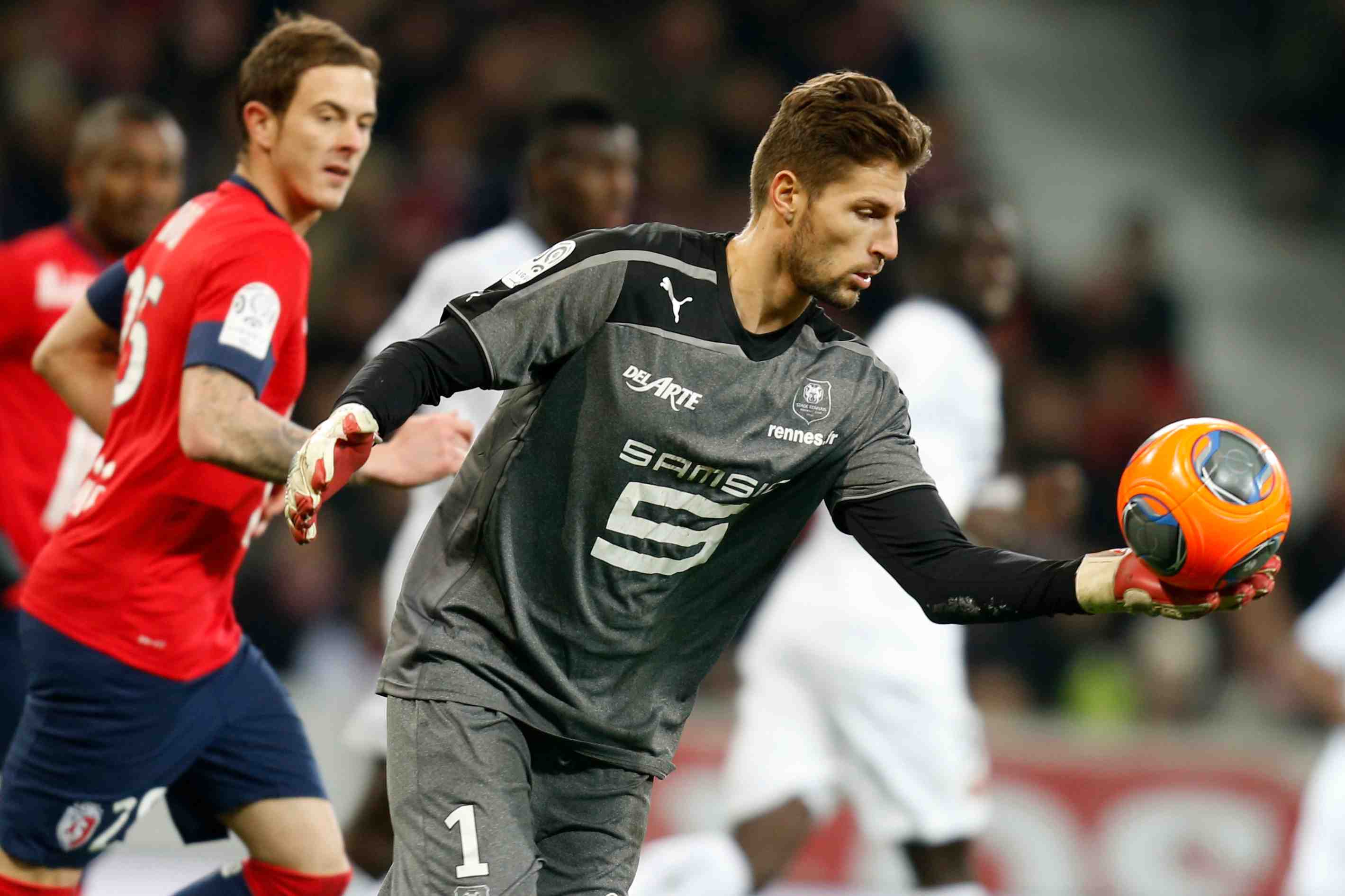 Deux mois d'absence pour costil