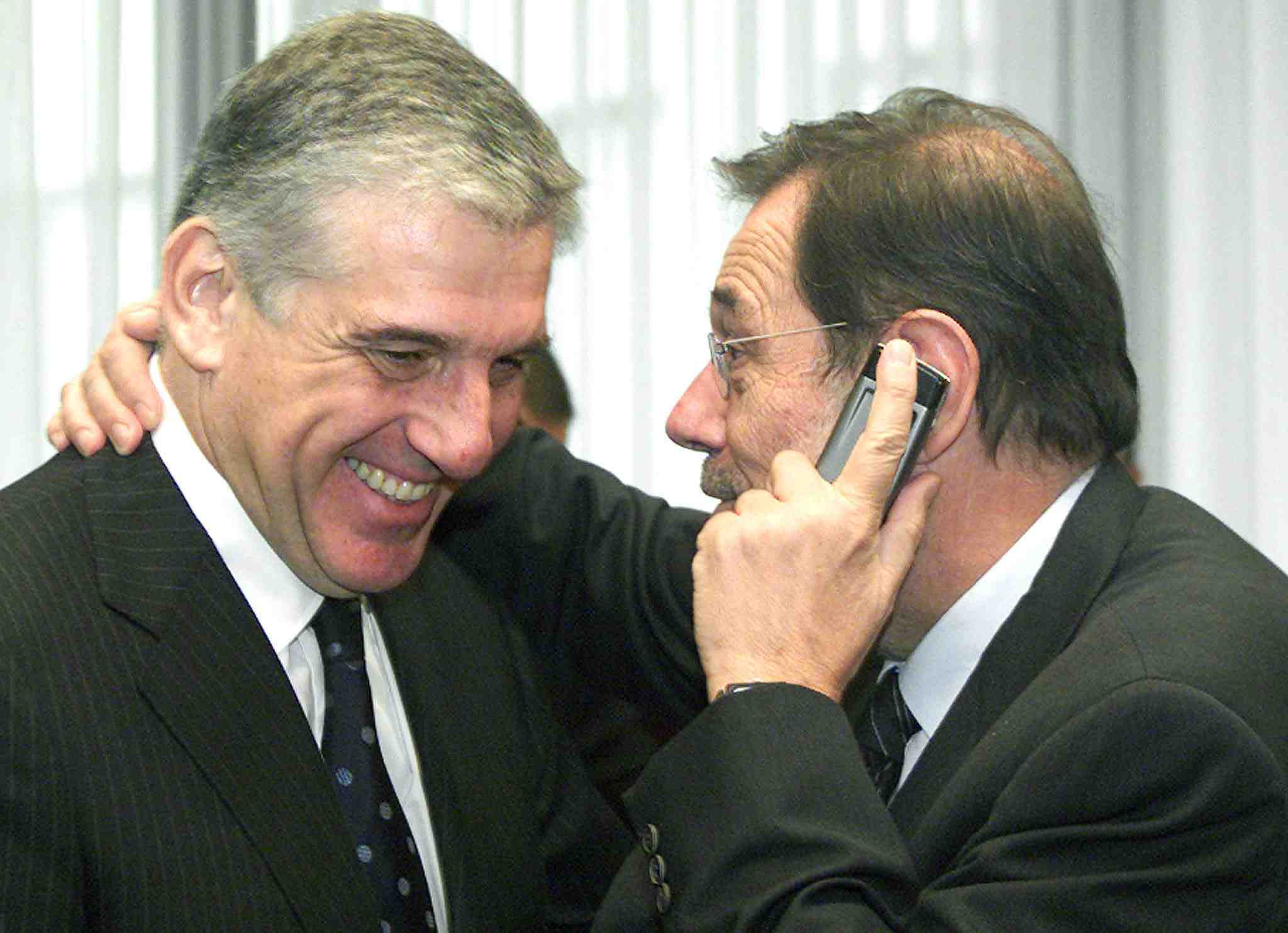 Un ex-ministre grec soupconne de corruption en matiere militaire