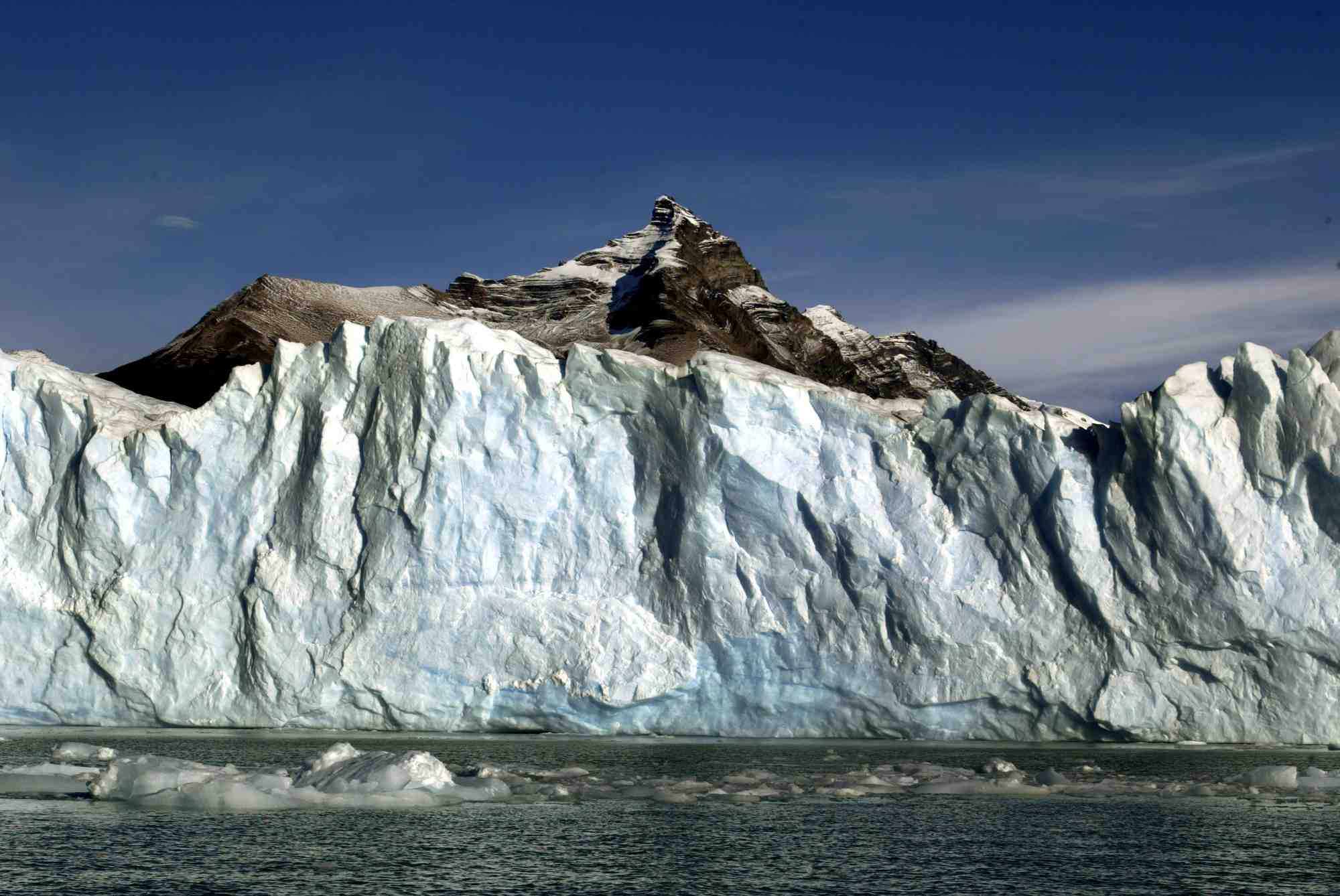 Vers une fonte record des glaciers alpins cet ete apres les canicules