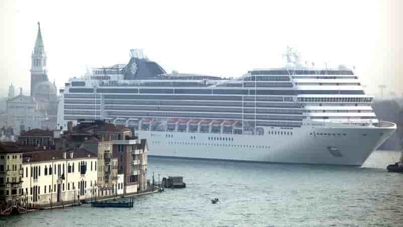Moins de gros navires de croisière aux abords de Venise