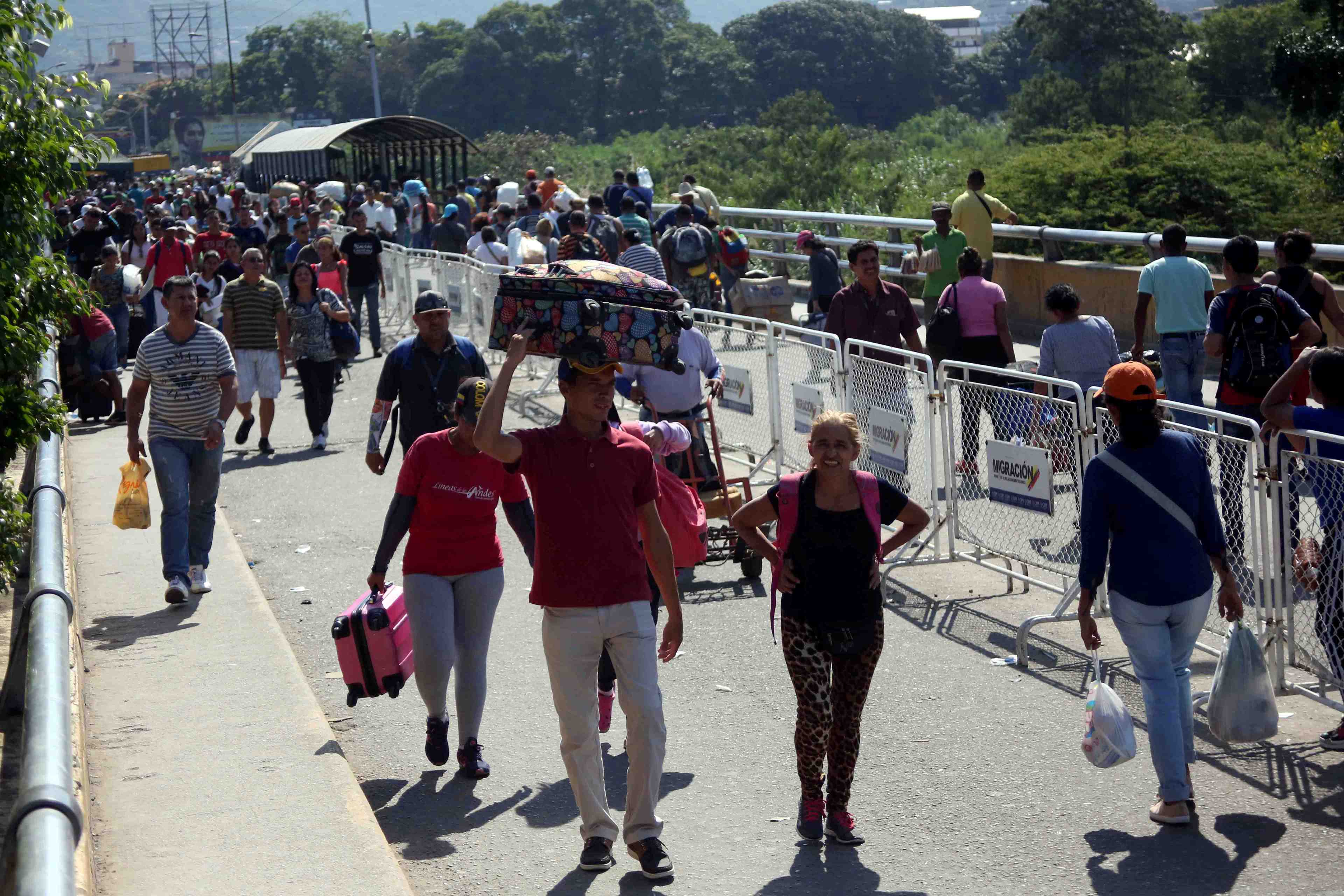 La colombie rouvre sa frontiere avec le venezuela