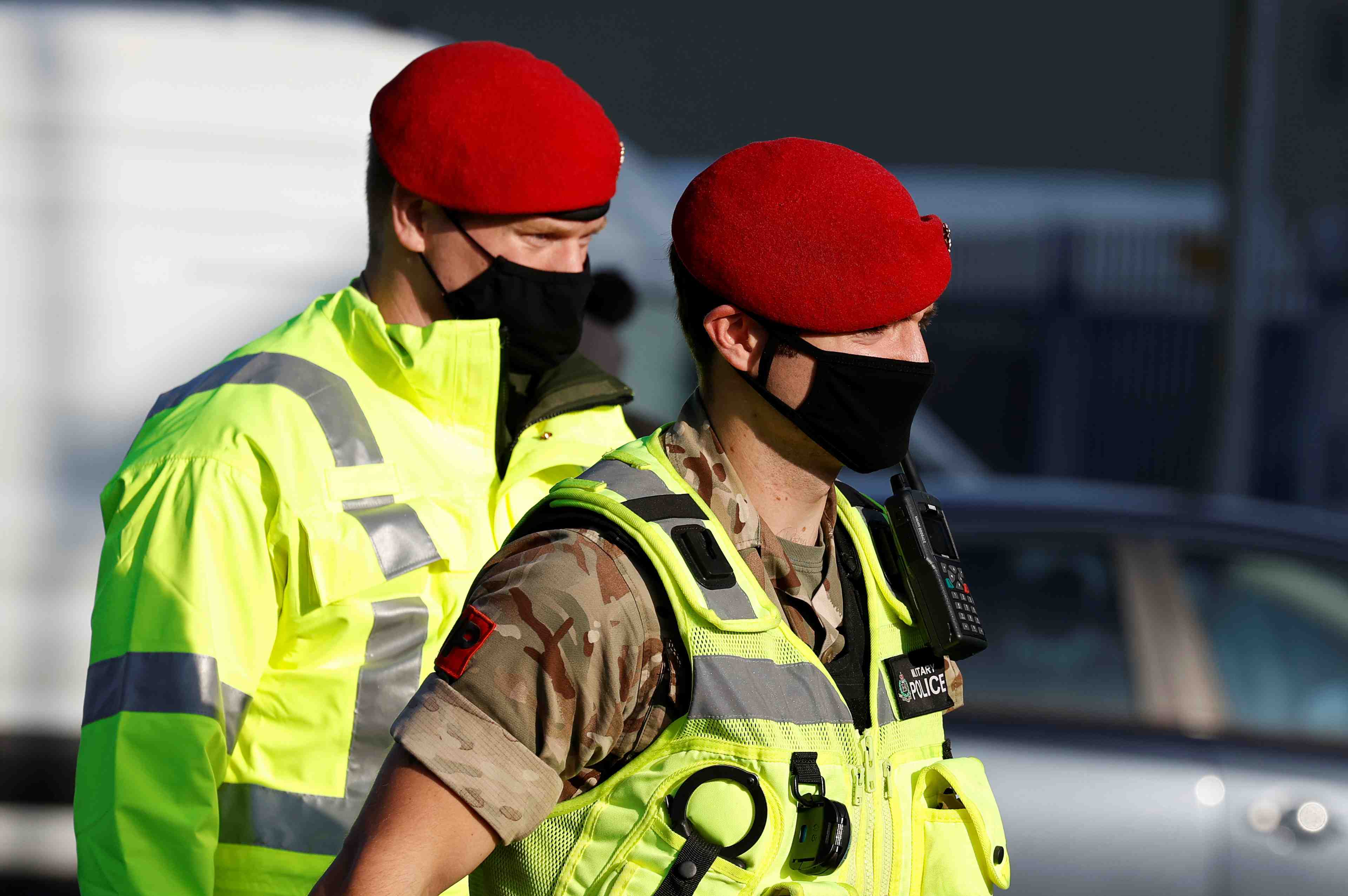 Trois arrestations apres l'explosion meurtriere d'une voiture a liverpool