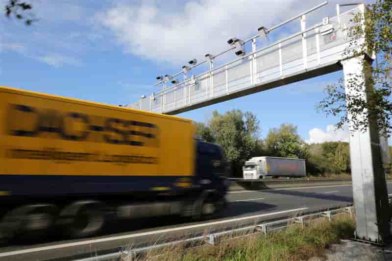 Une borne écotaxe dégradée dans les Deux-Sèvres