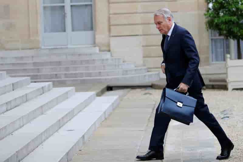 Ayrault demande le respect des libertes en turquie