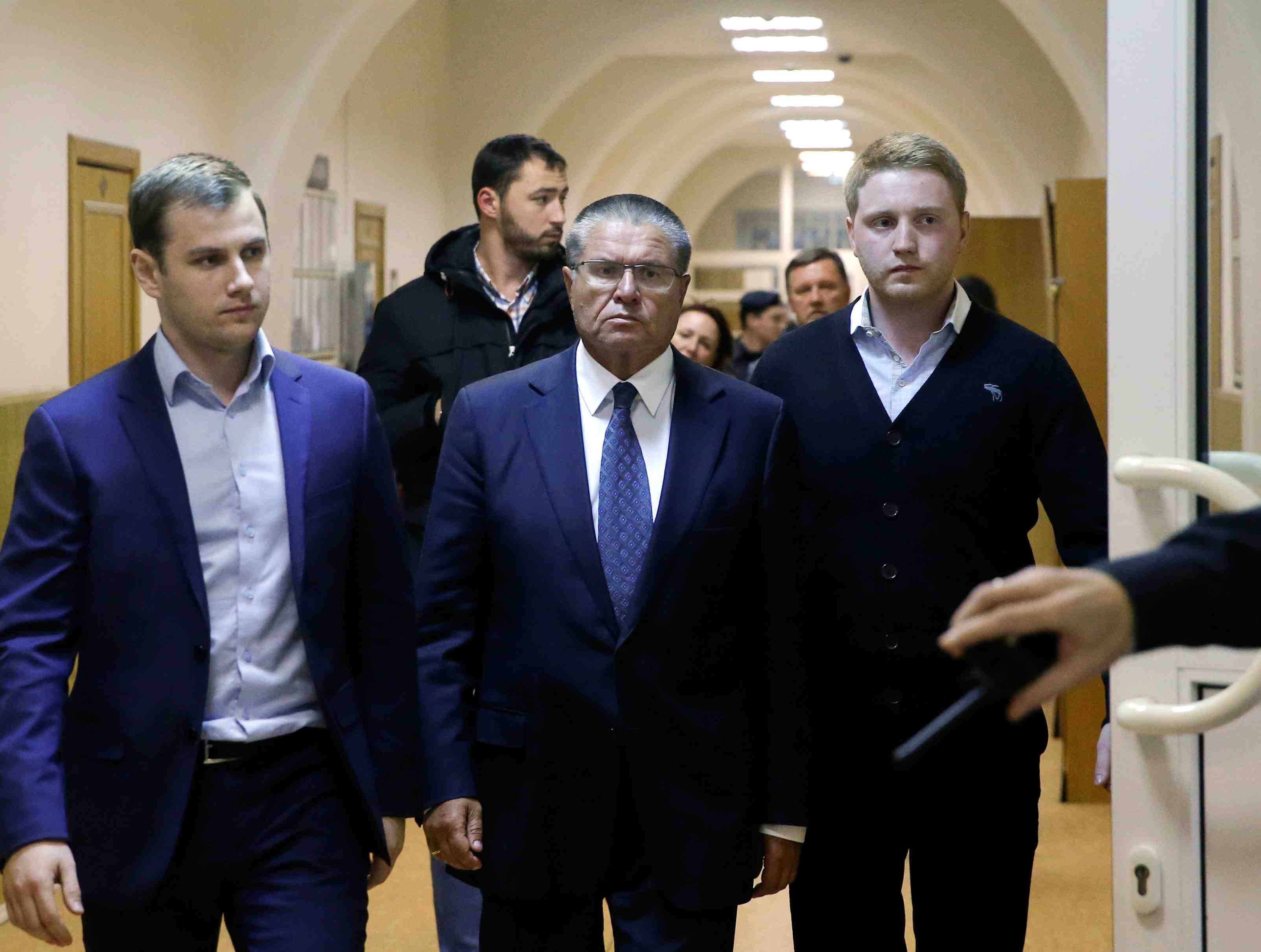 D'autres suspect pourraient etre touches par l'enquete contre le ministre russe de l'economie