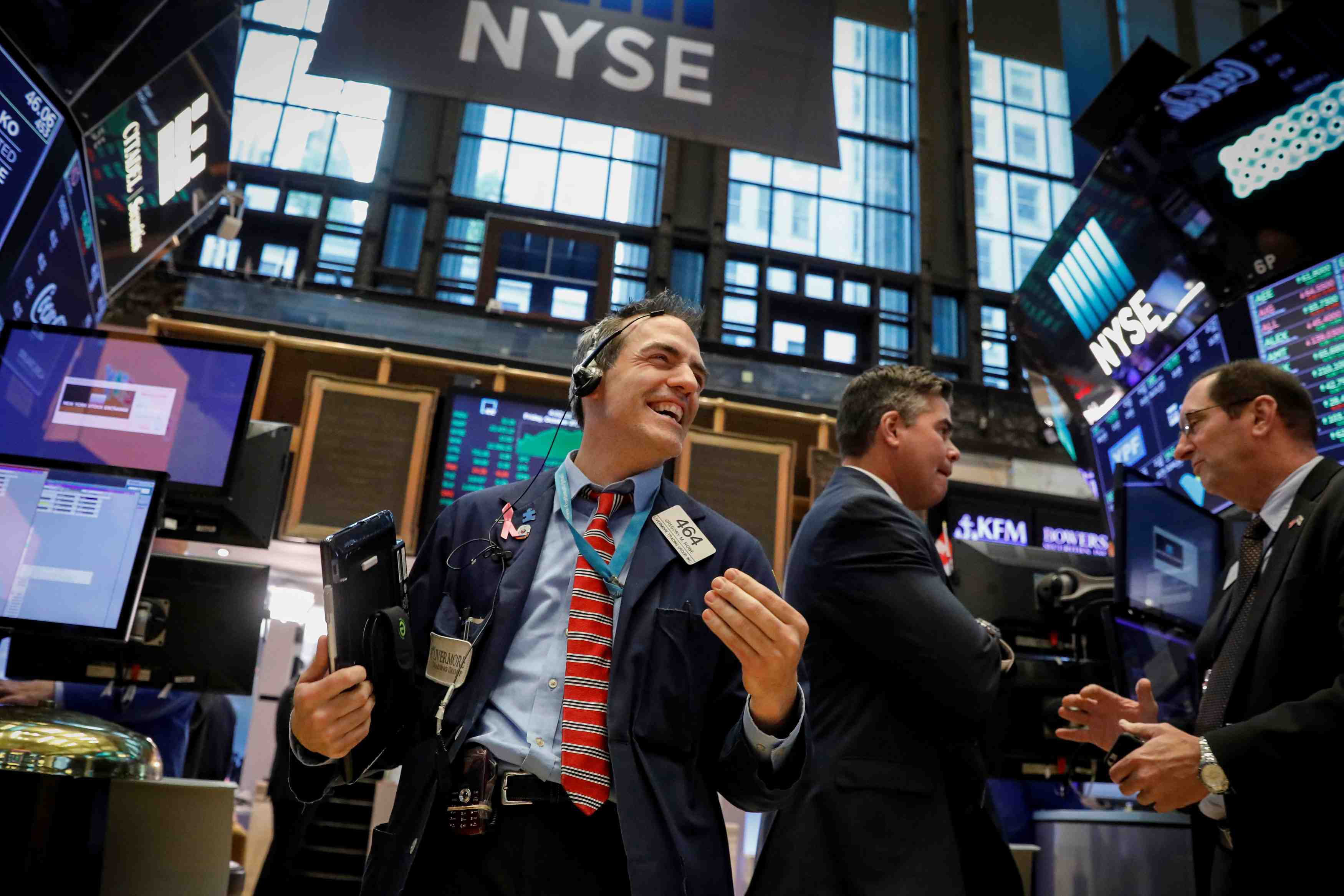Le dow jones finit en legere hausse