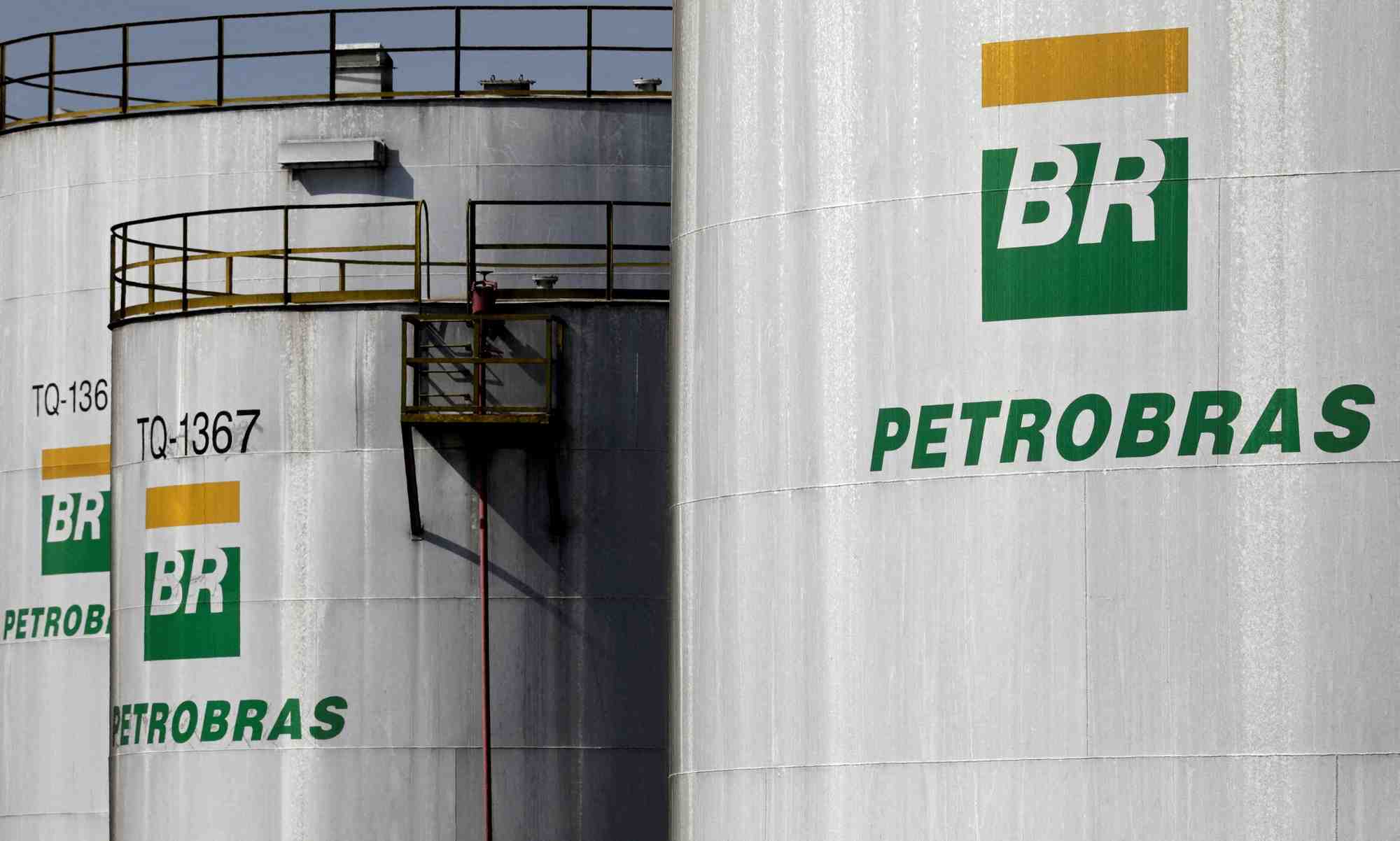Petrobras: bolsanaro limoge de nouveau le president esperant influencer le prix du petrole