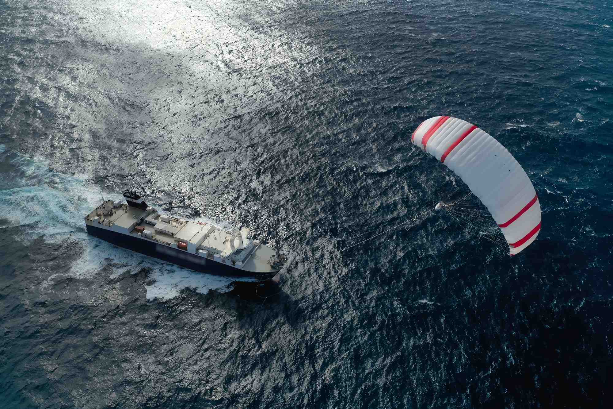 Le dispositif de déploiement de l’aile de kite développée par la start-up nantaise Airseas était en test depuis 18 mois sur le navire roulier « Ville de Bordeaux ».