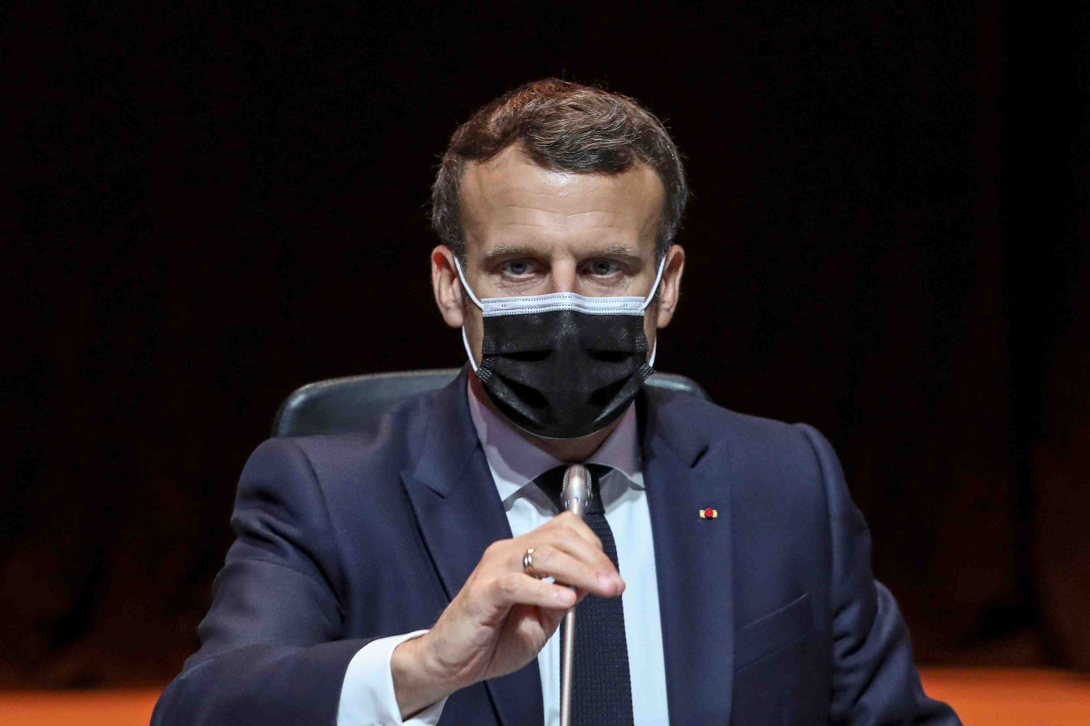 A porto, macron plaide pour une convergence sociale en europe