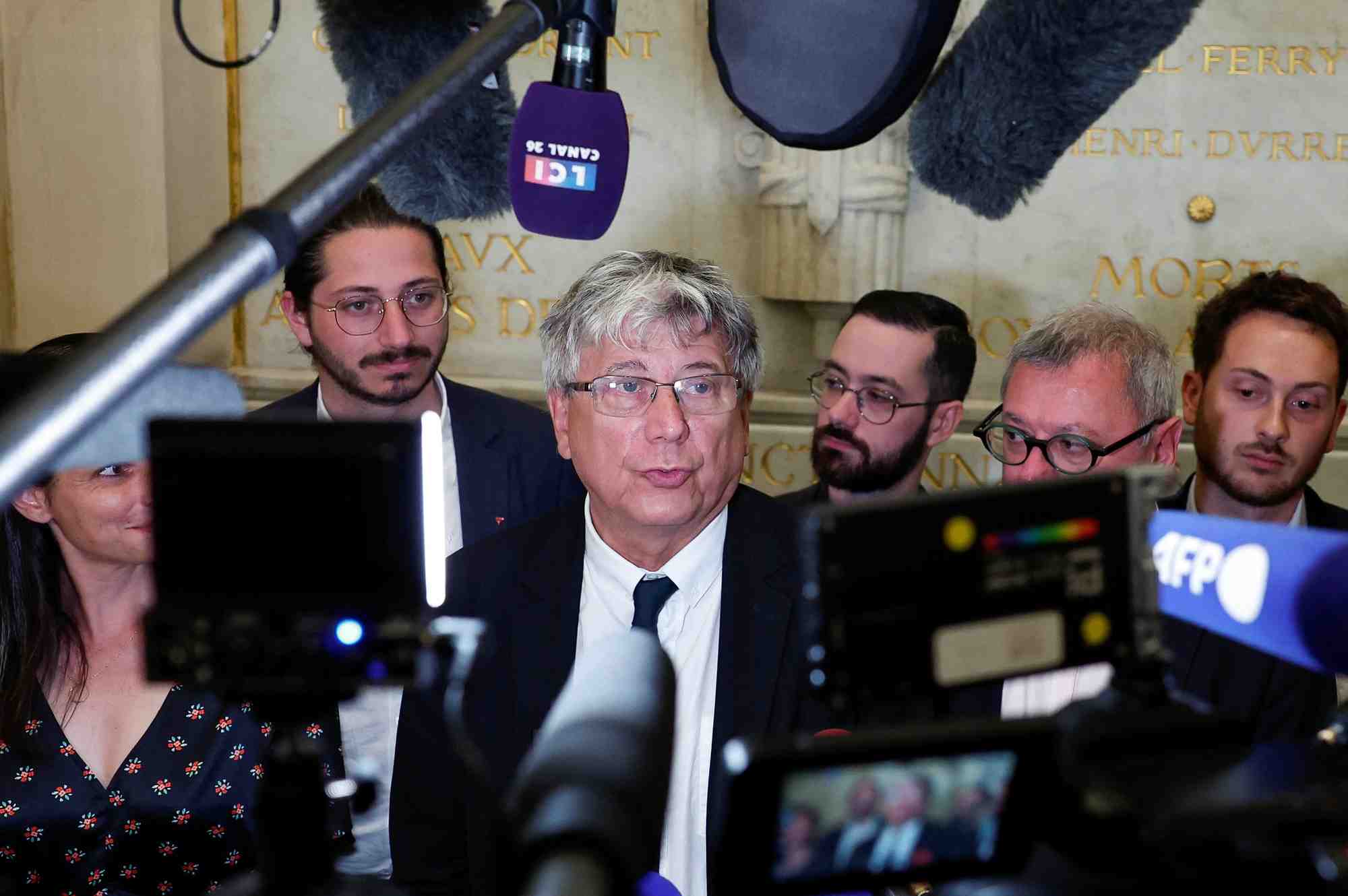 Premiere session de l'assemblee nationale francaise nouvellement elue, a paris