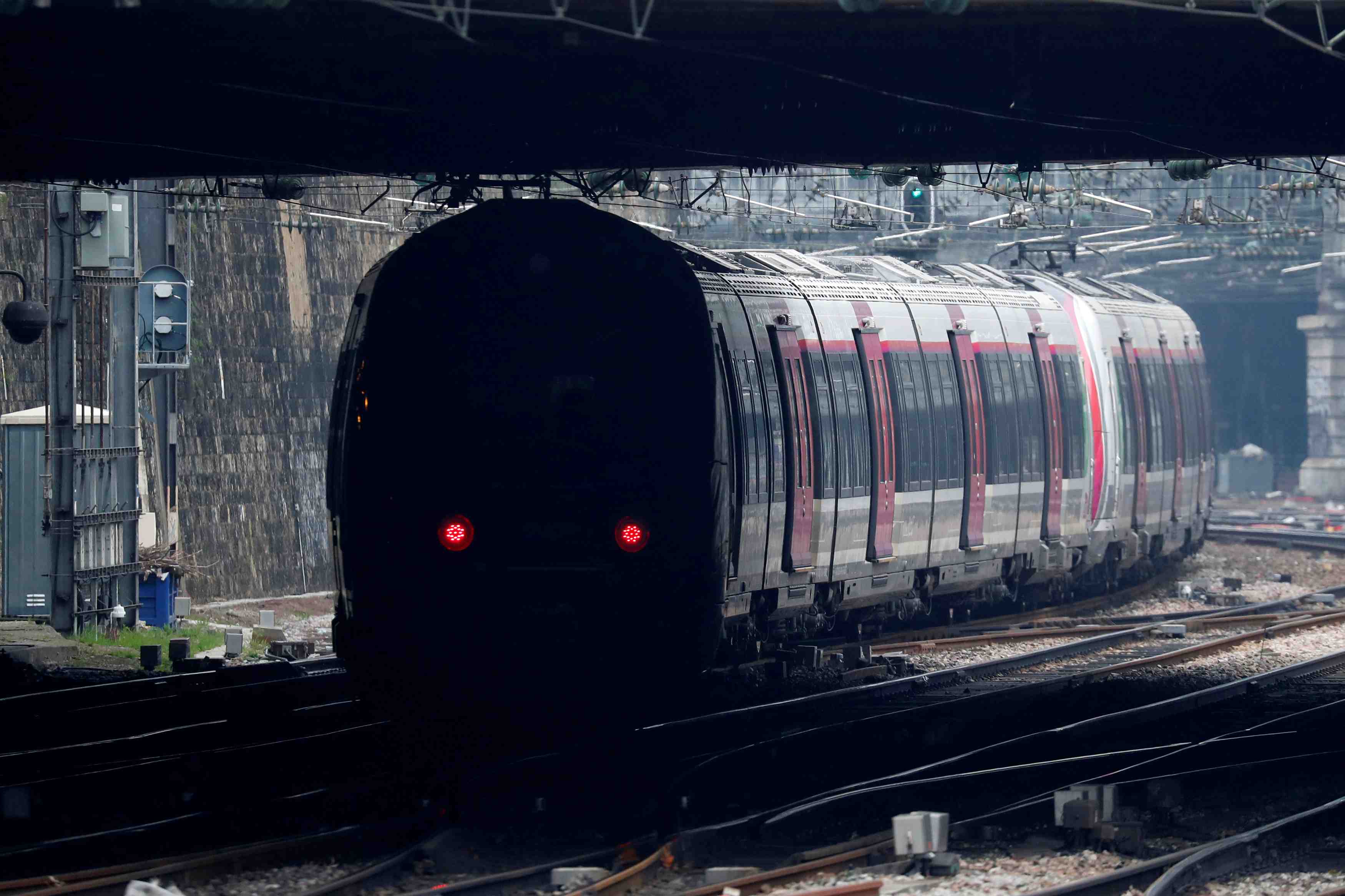 Sncf: la cfdt salue des avancees sur la reforme, la greve continue