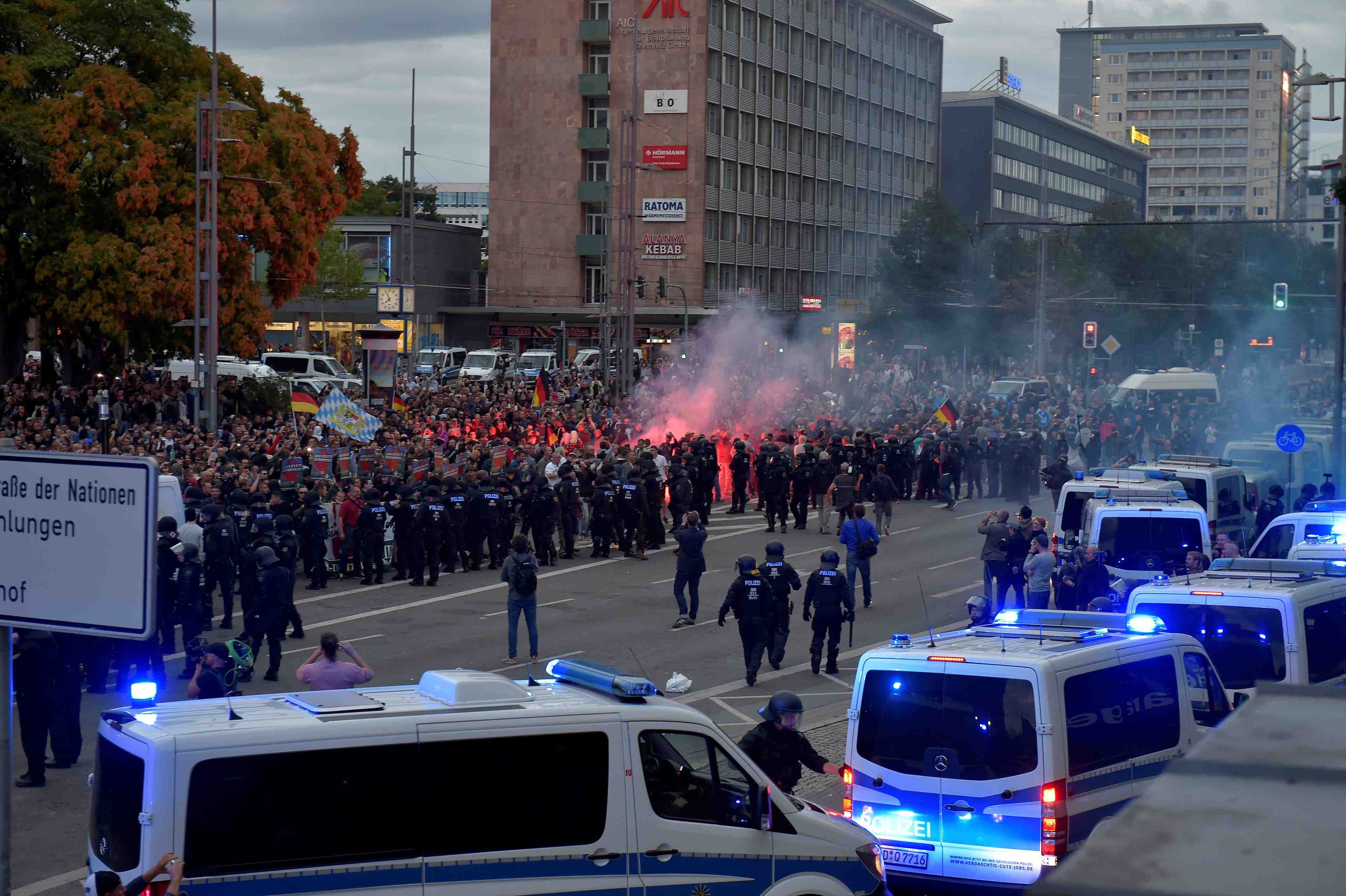 Berlin condamne les menees de l'extreme droite a chemnitz
