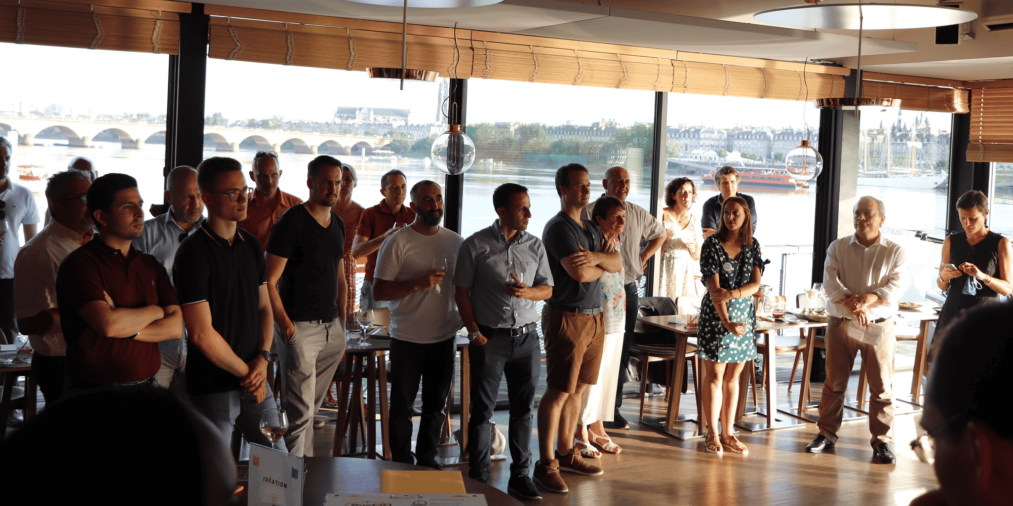 Lors de la soirée anniversaire des cinq ans.