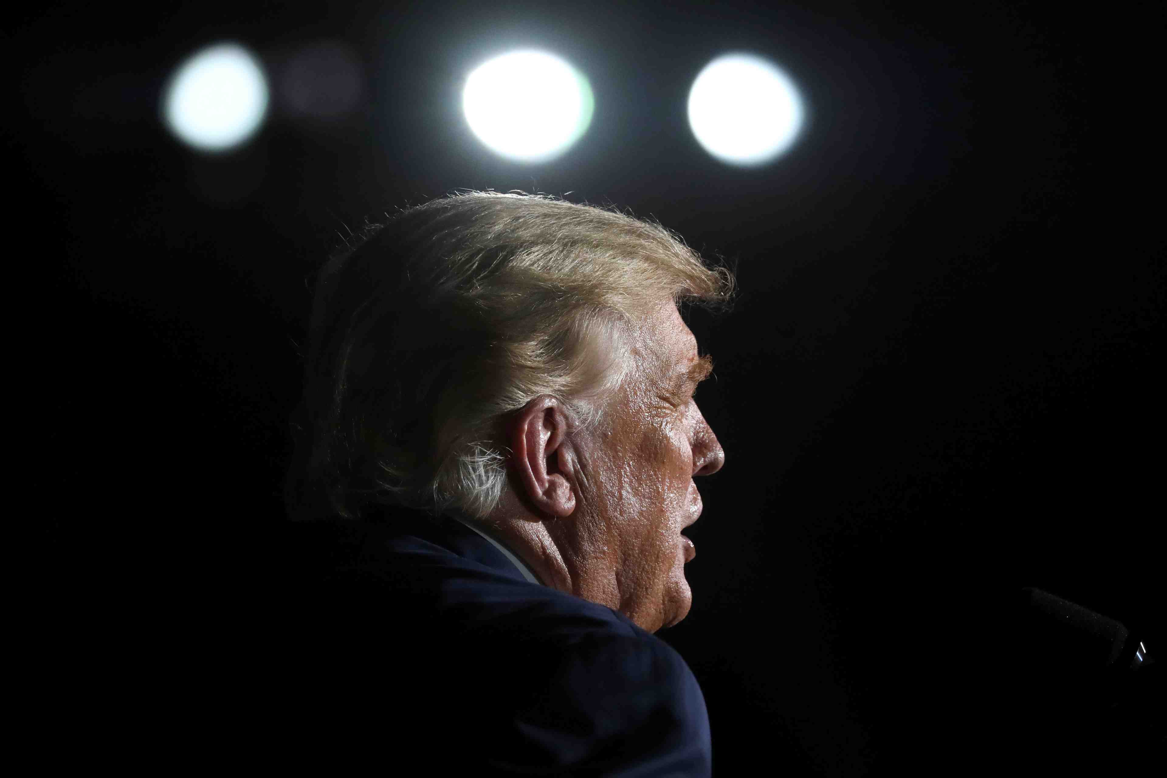 Trump negatif au coronavirus, dit son medecin