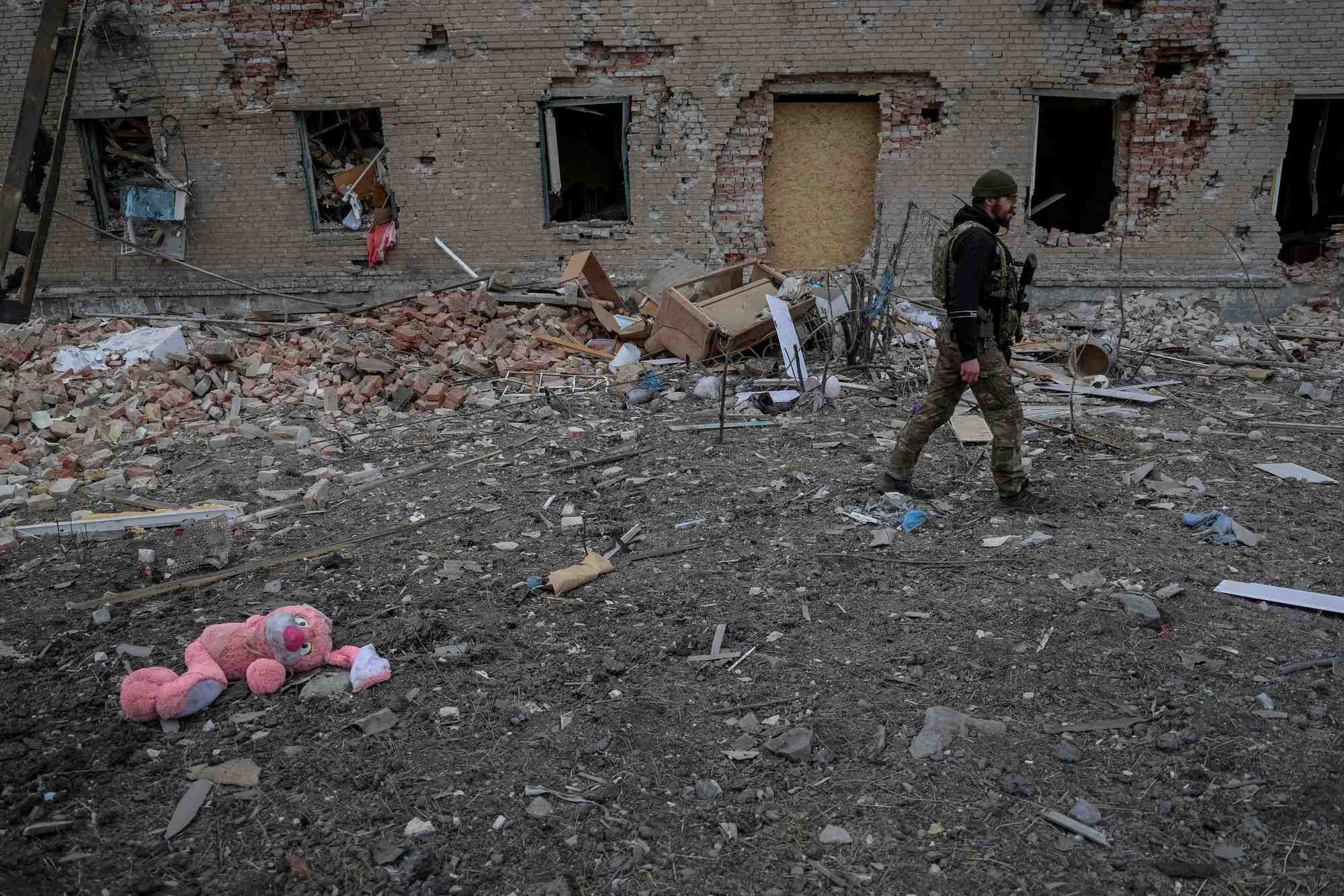 Un soldat ukrainien a tchassiv yar