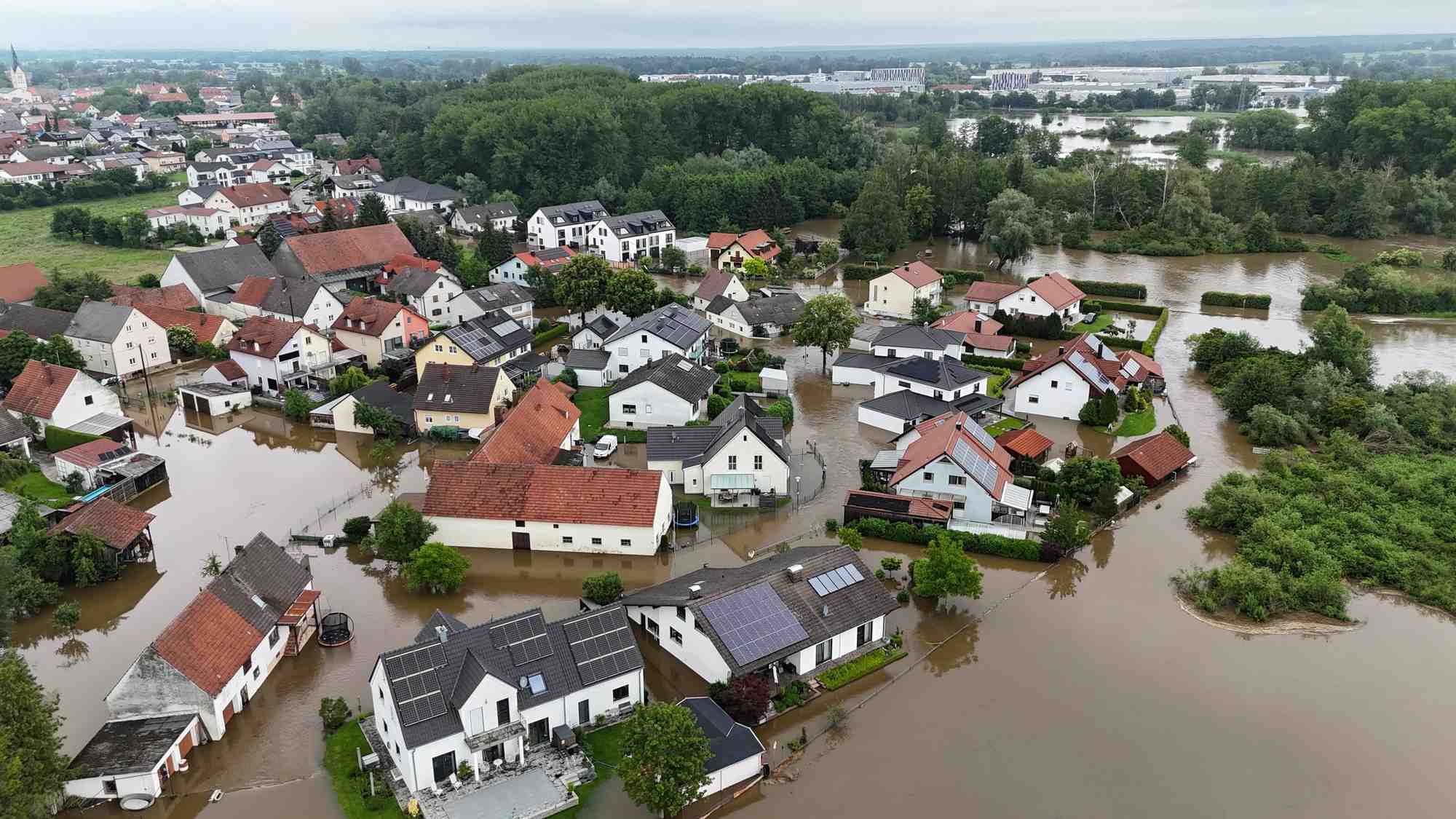 Niveau d'eau eleve et fortes pluies a gotteshofen, baviere