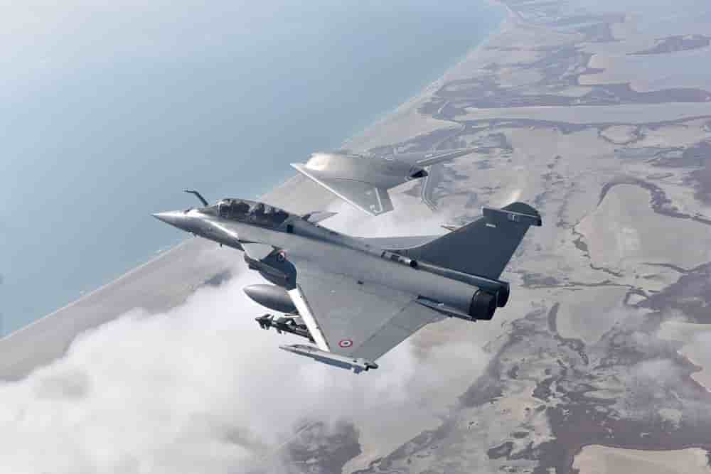 « Les premières commandes du Rafale F5 ont été notifiées aux industriels il y a quelques semaines », a annoncé le ministre des Armées, Sébastien Lecornu.