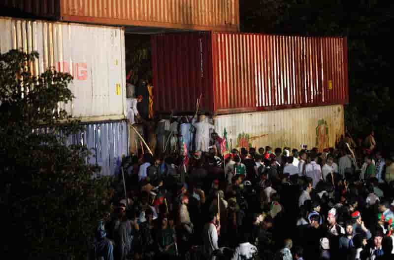 L'opposition pakistanaise marche sur le parlement