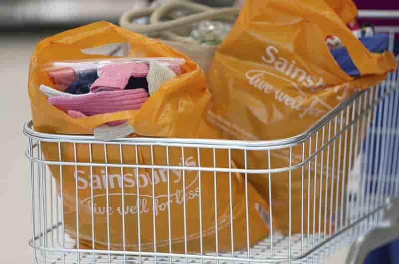 Sainsbury's affiche un benefice semestriel en recul