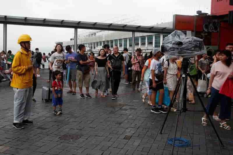 Hong kong en etat d'alerte cyclonique, evacuations au japon