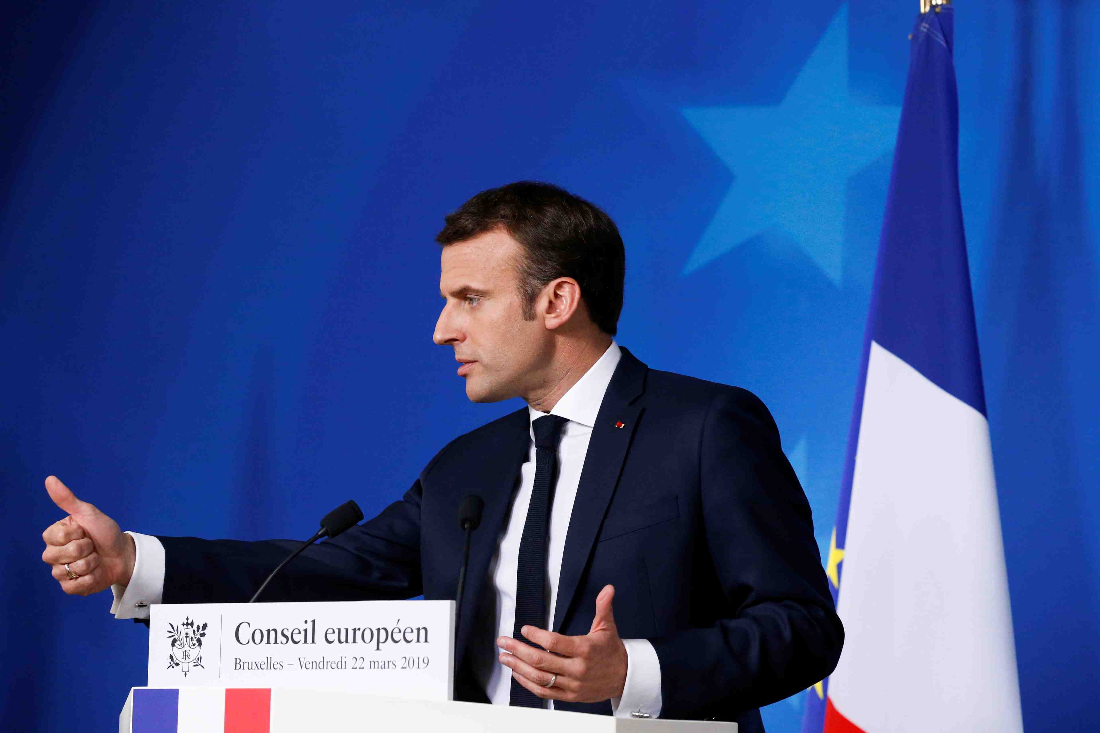 Le brexit est avant tout une lecon politique, selon macron