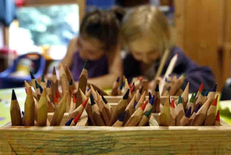 L'assemblee durcit le controle des ecoles hors contrat