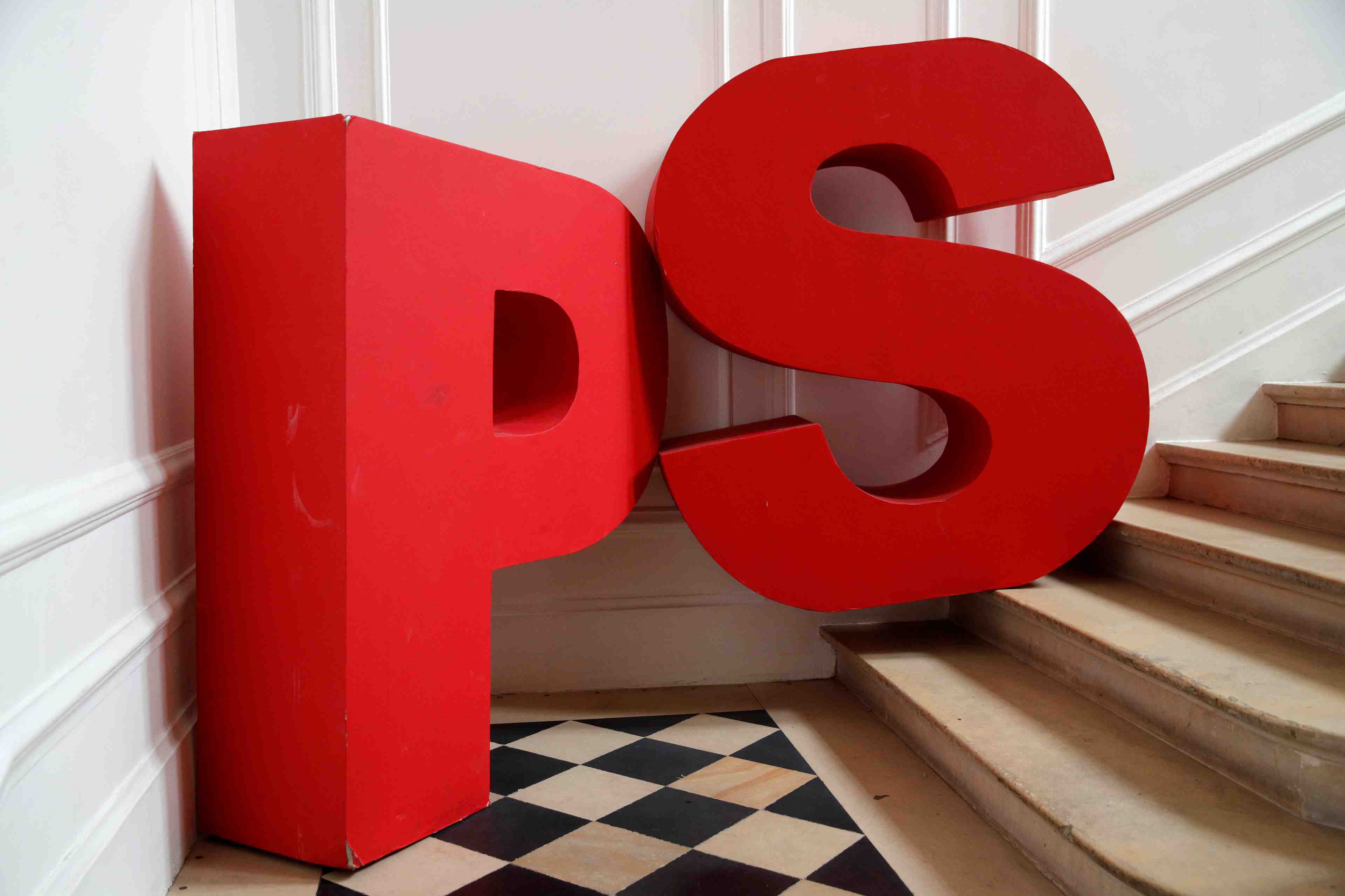 Le ps se cherche un avenir politique ancre dans ses racines