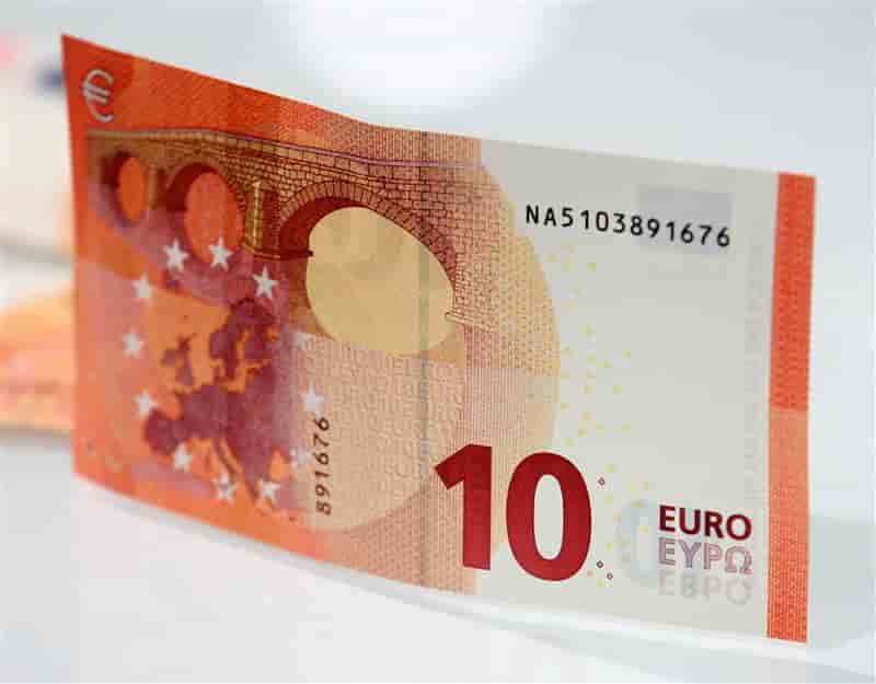 La BCE s'en tient au papier pour les billets en euro