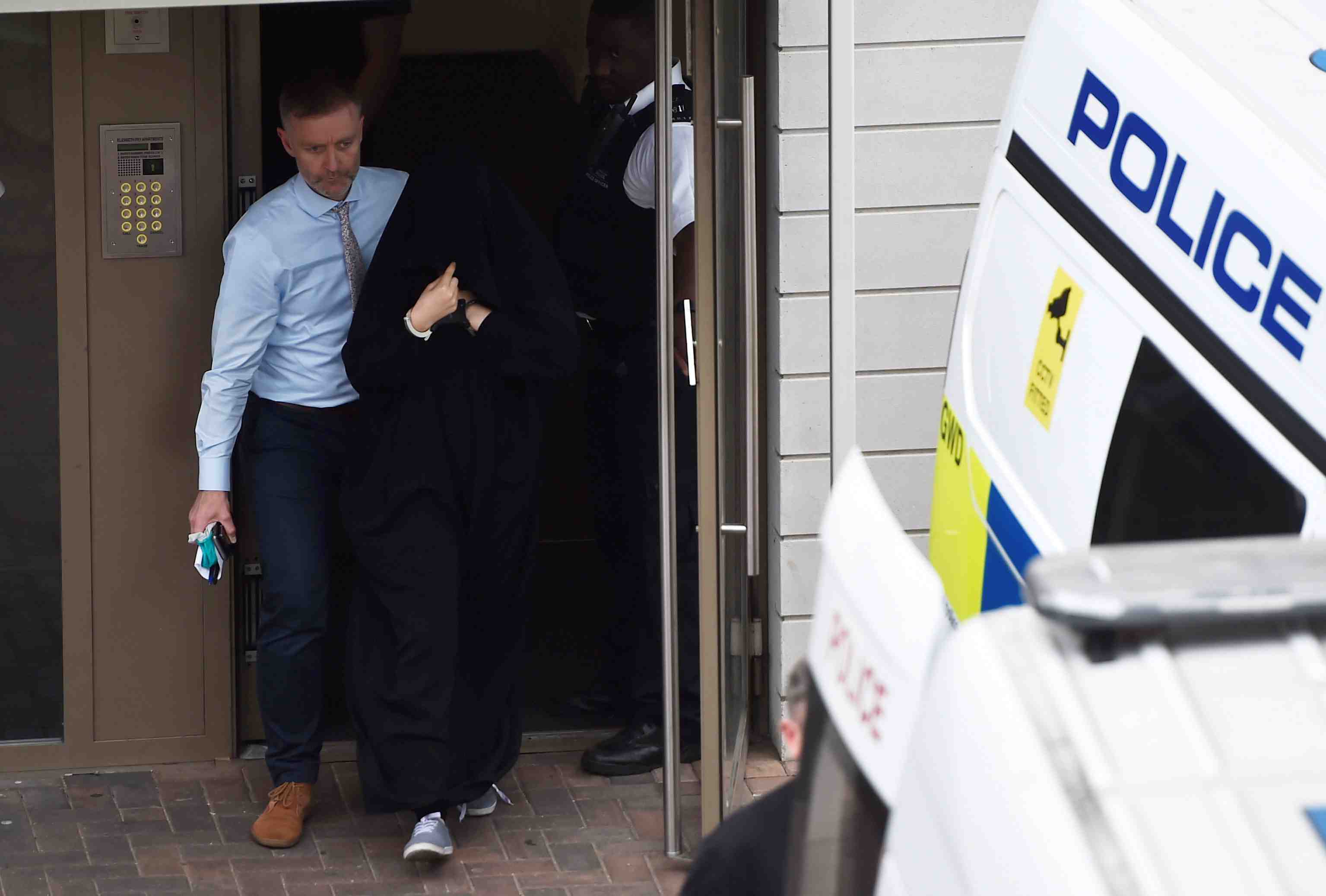 Douze personnes arretees apres l'attentat de londres