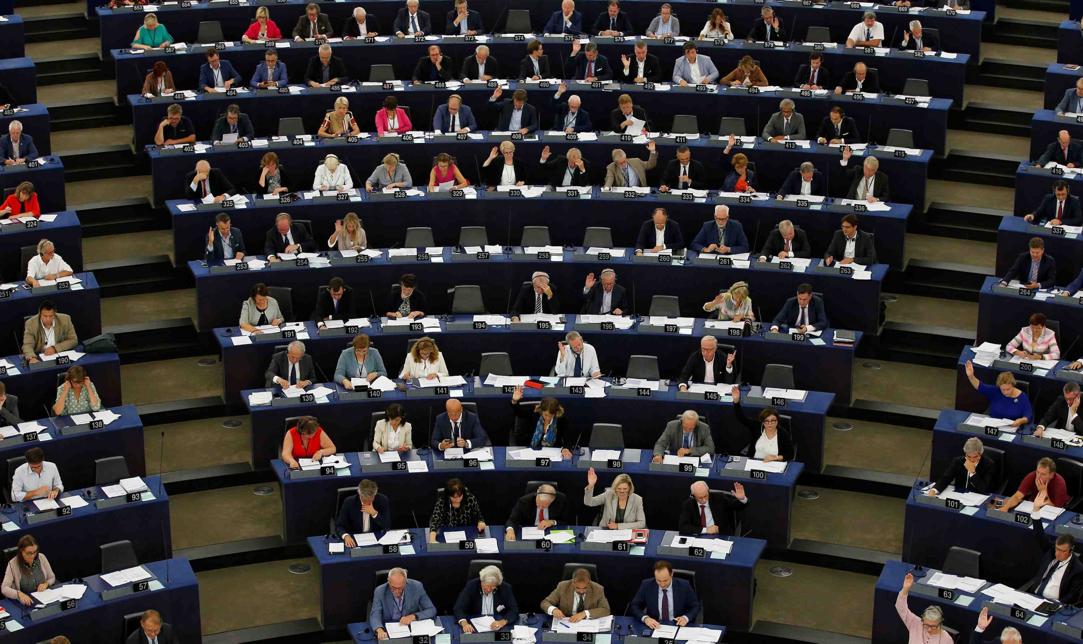 Strasbourg demande a rangoun de liberer les journalistes reuters