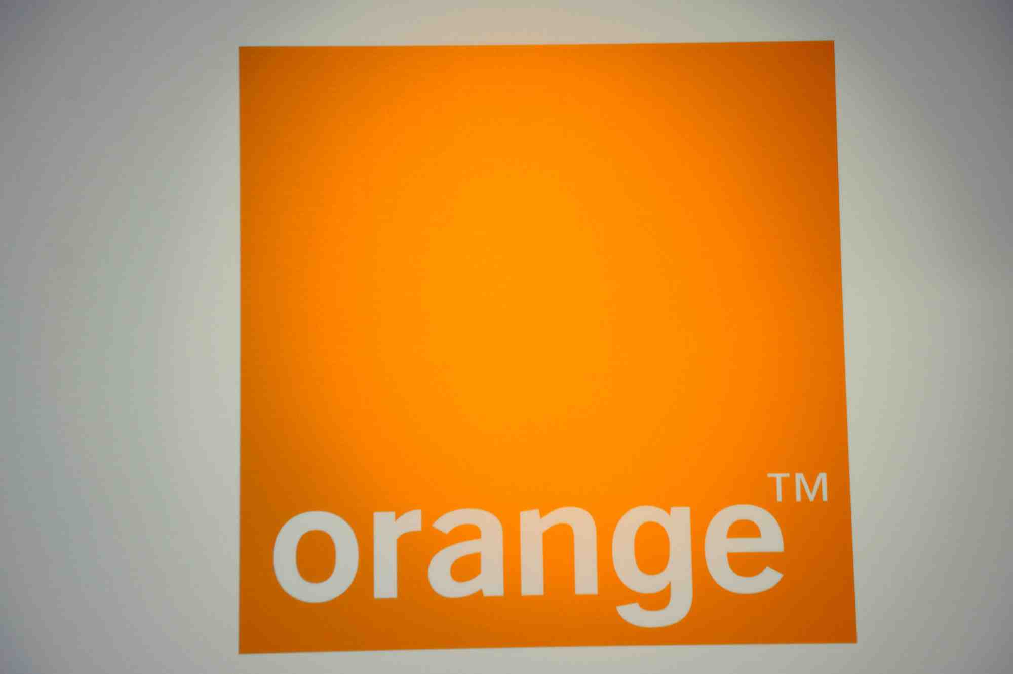 Le logo d'orange a paris