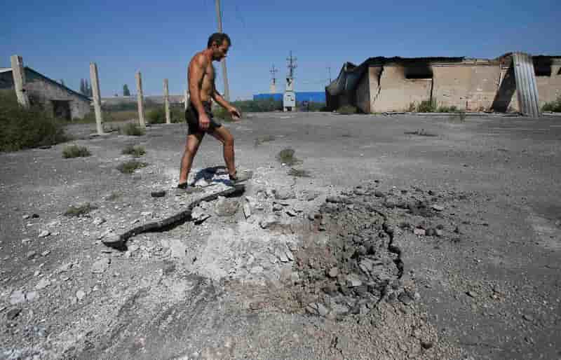 Kiev et Moscou parlent paix en Ukraine, explosions à Donetsk