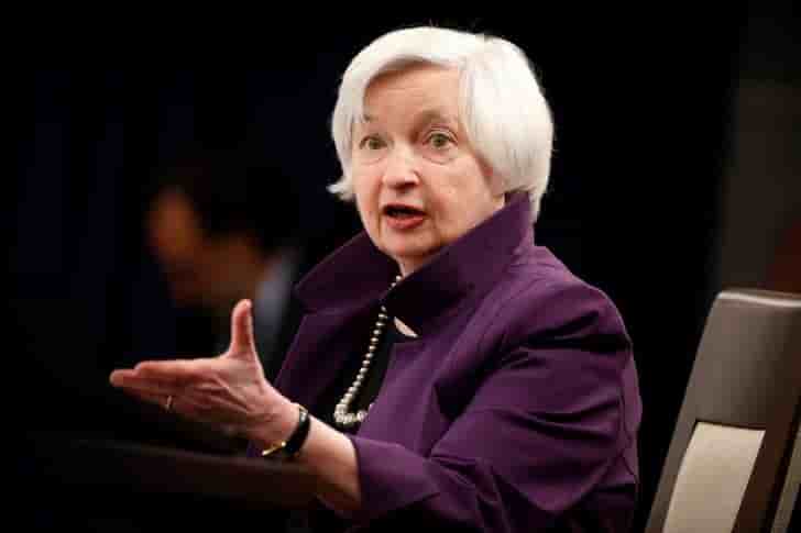 La fed doit relever les taux malgre l'inflation faible selon yellen