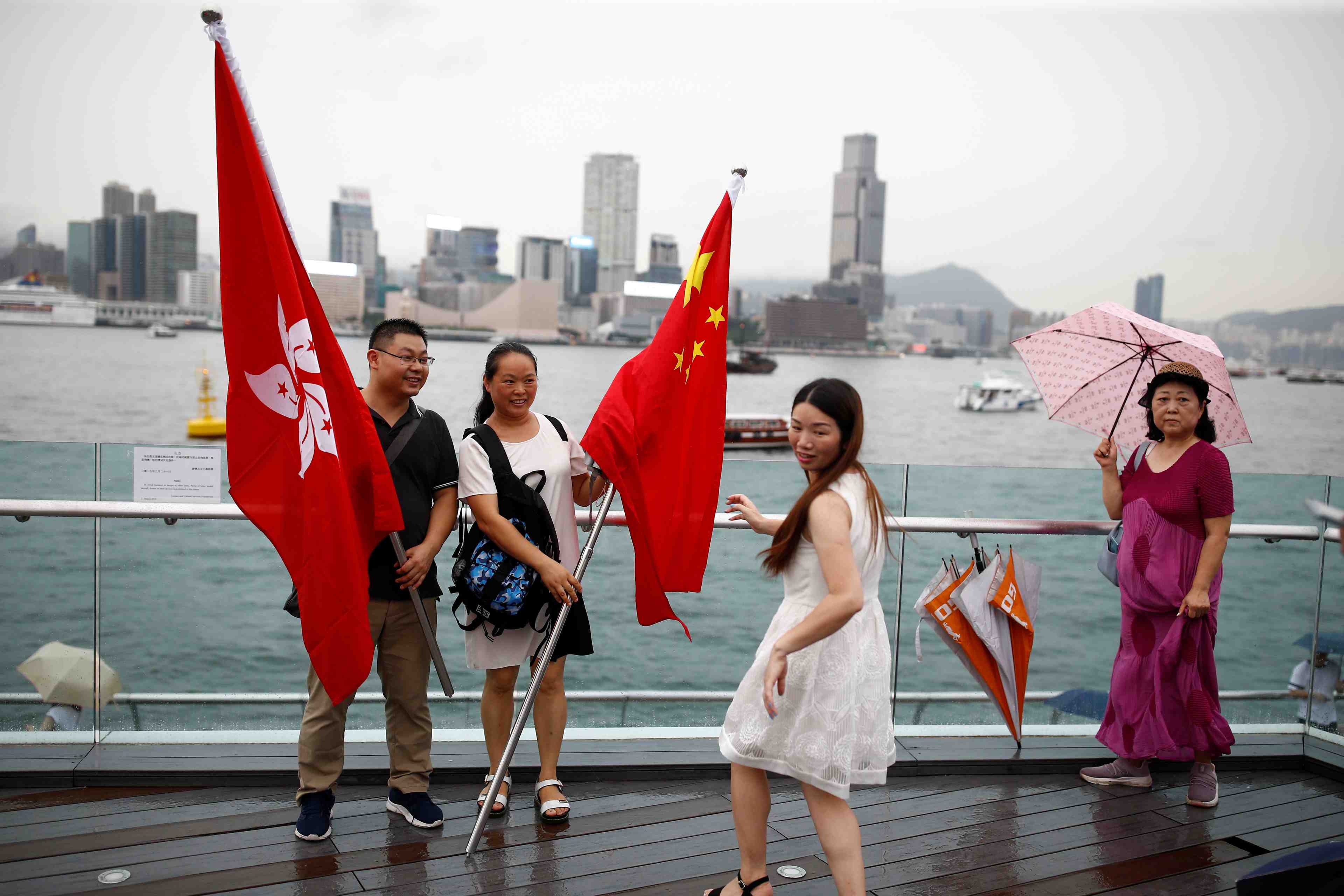 Le conseil d'etat chinois reclame une plus grande integration de shenzhen, hong kong et macao