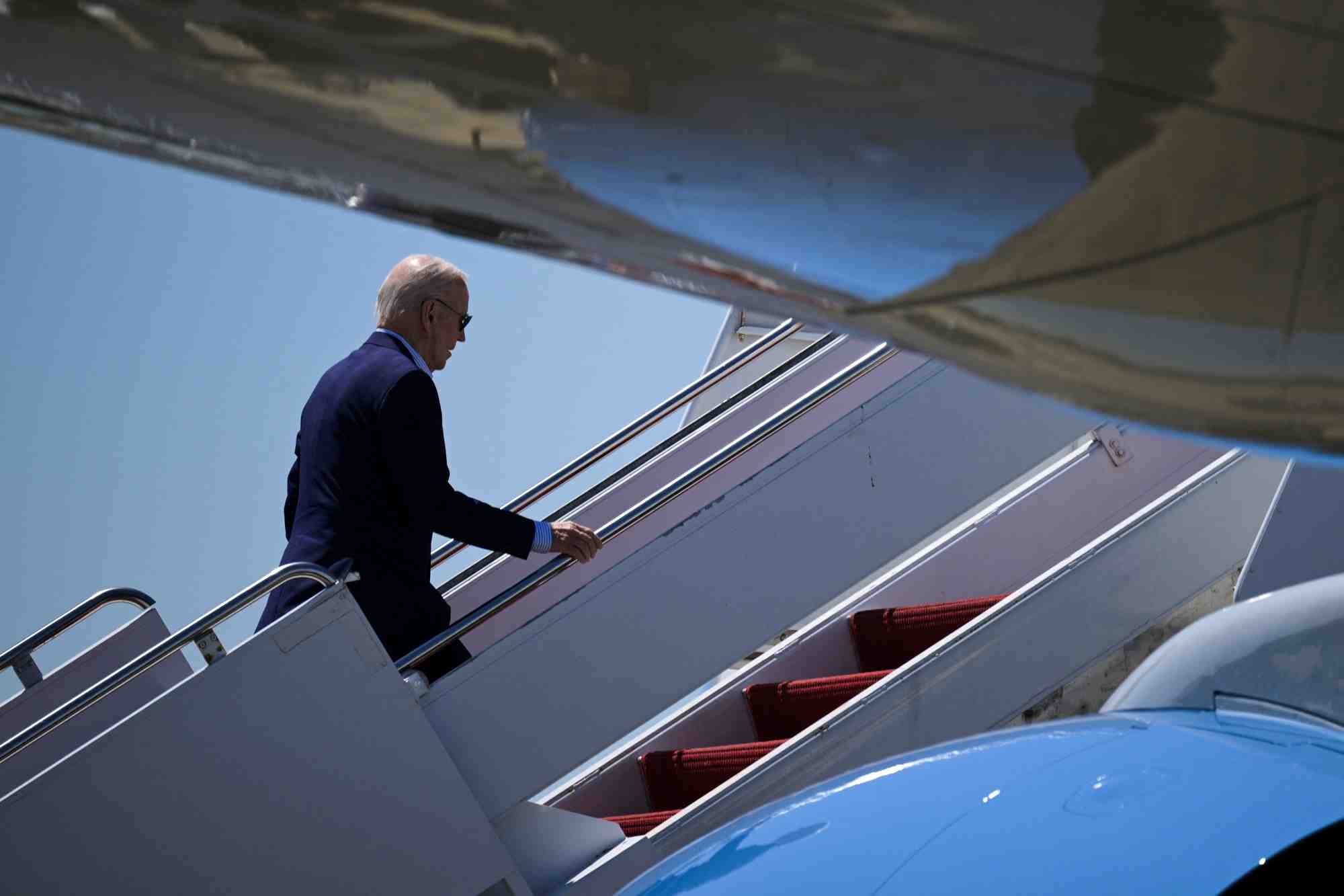 Biden attendu en france pour les ceremonies du debarquement