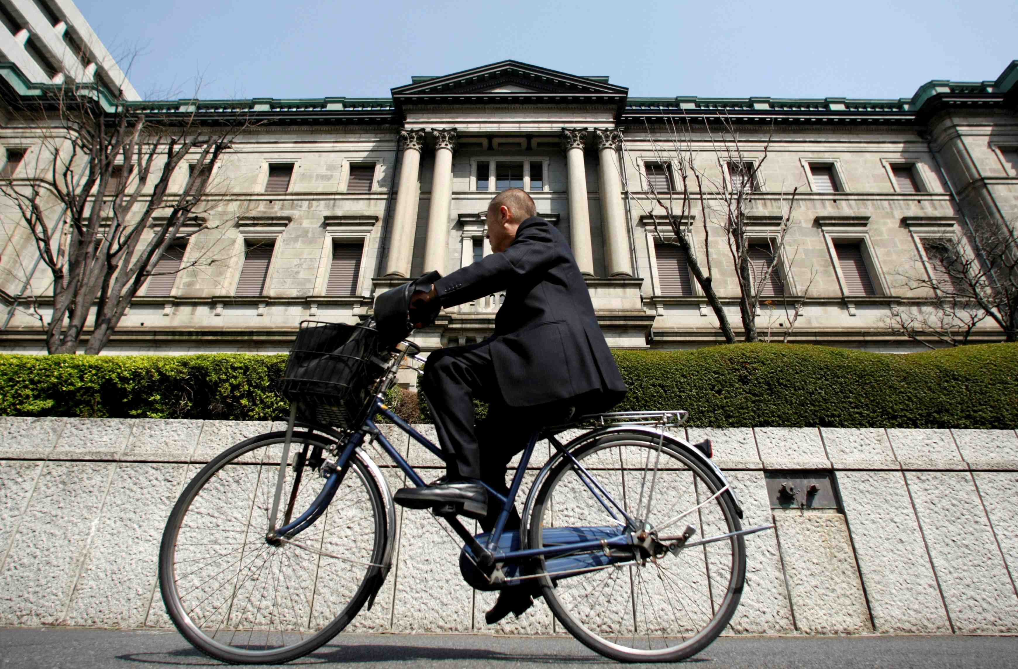 La boj va recentrer sa politique vers les taux negatifs