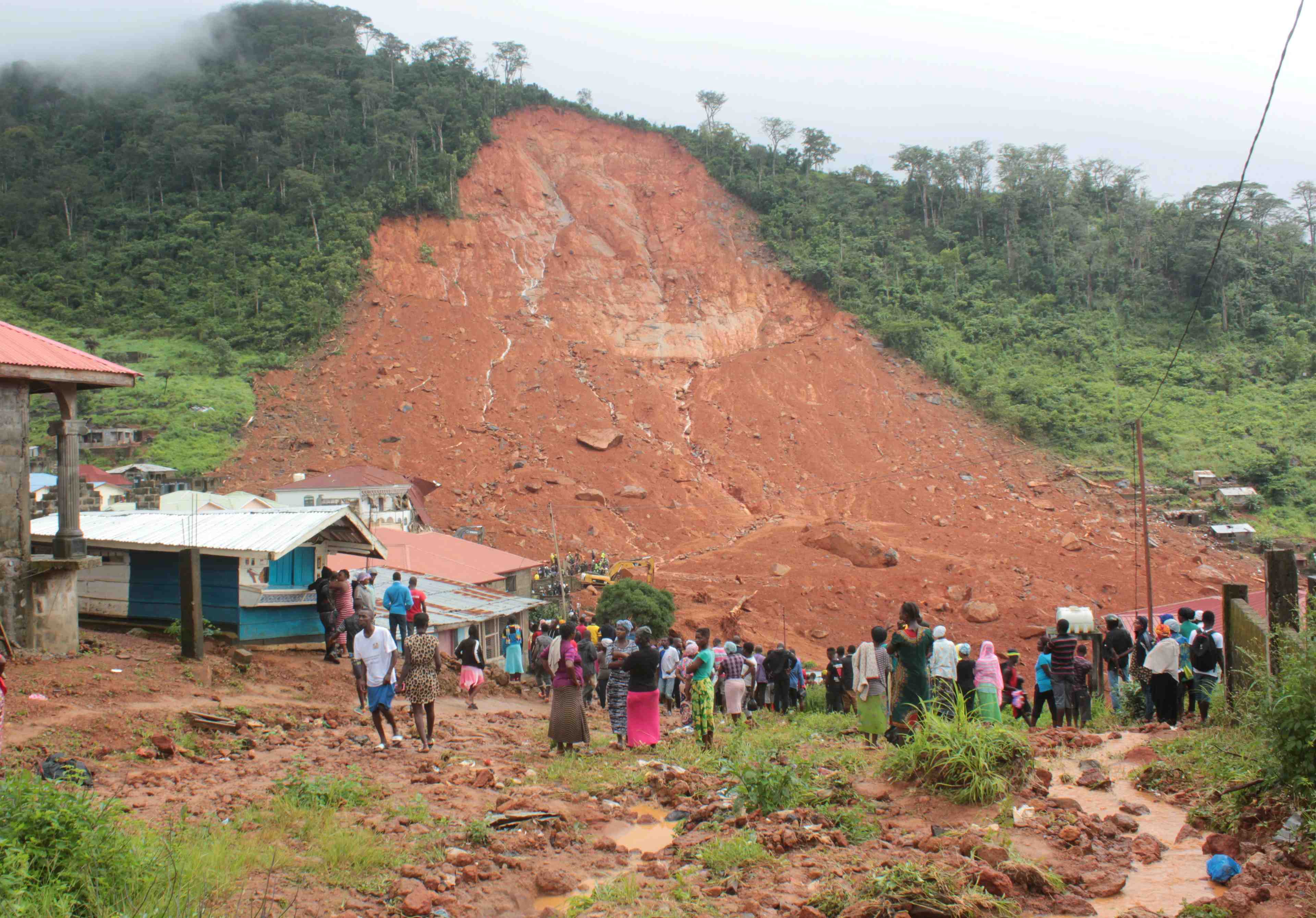 Pres de 400 morts dans le glissement de terrain en sierra leone