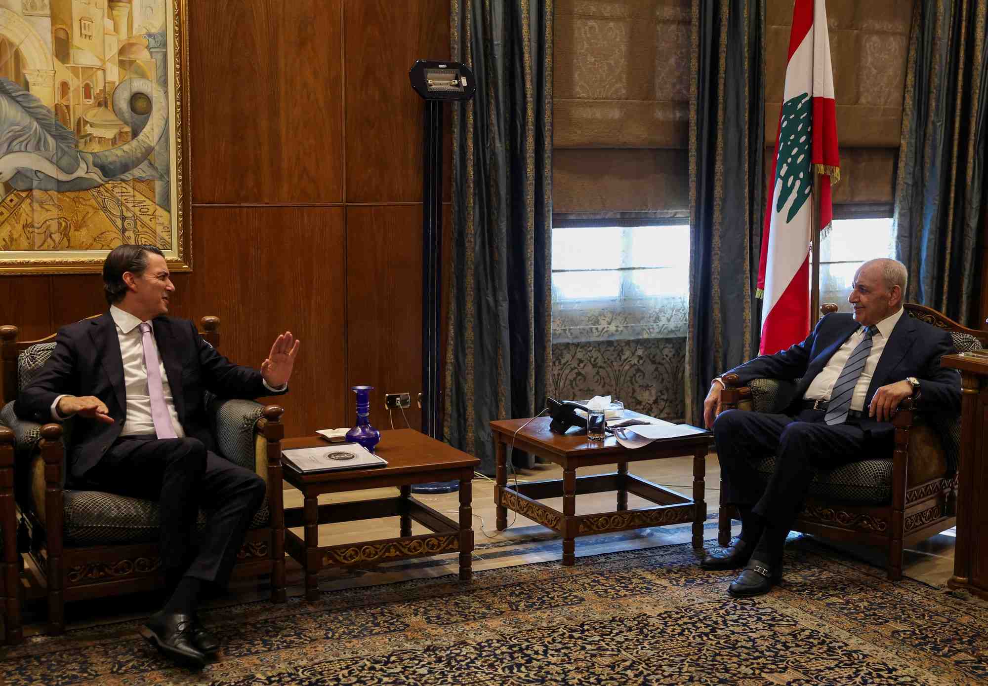 L'envoye special americain amos hochstein rencontre le president du parlement libanais nabih berri