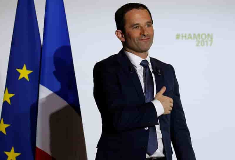 Hamon predit une crise si macron reforme par ordonnances