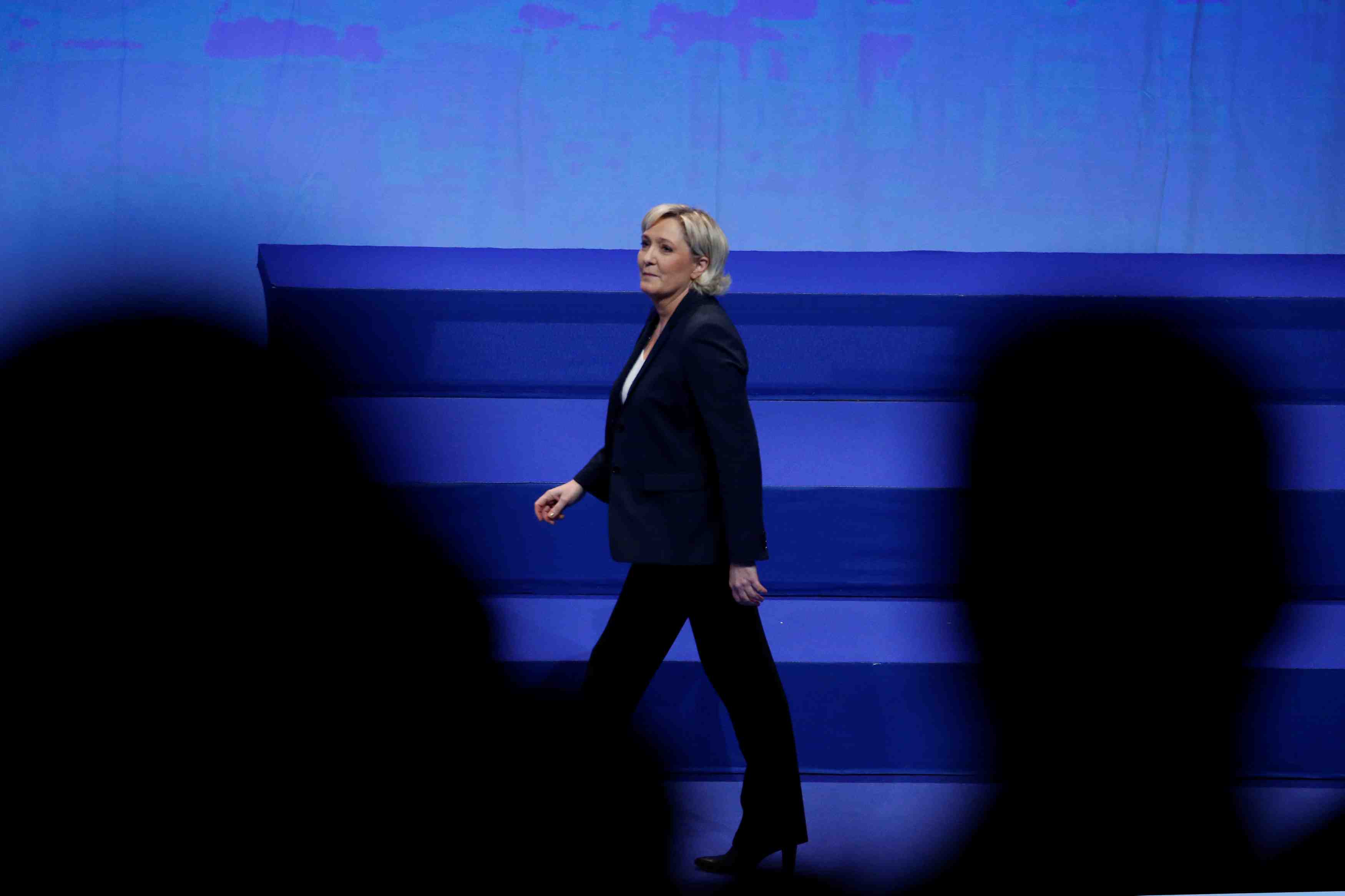 Le fn se renouvelle mais conserve ses dirigeants